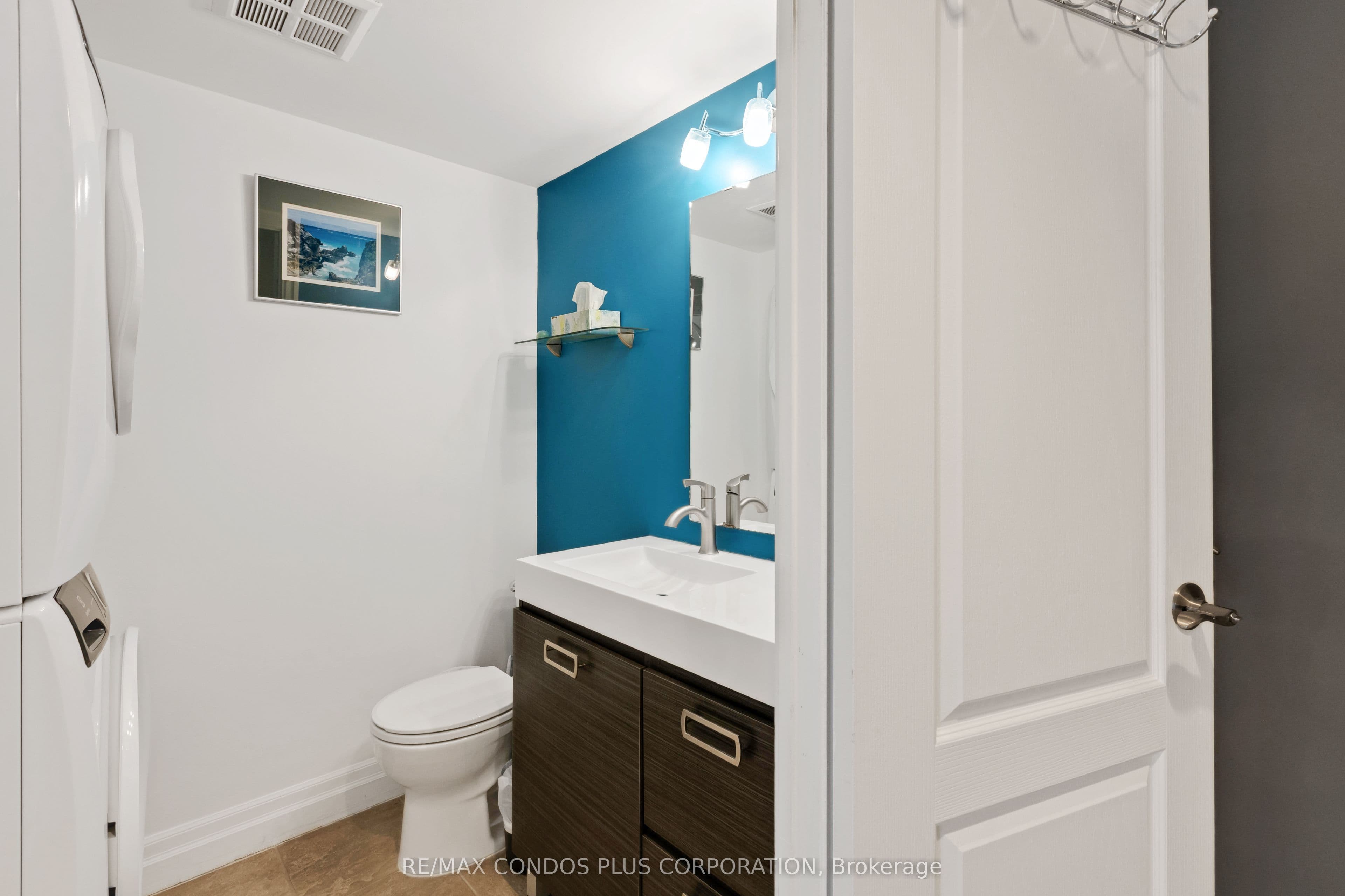 2119 Lake Shore Boulevard W 317, Toronto, ON M8V 4E8