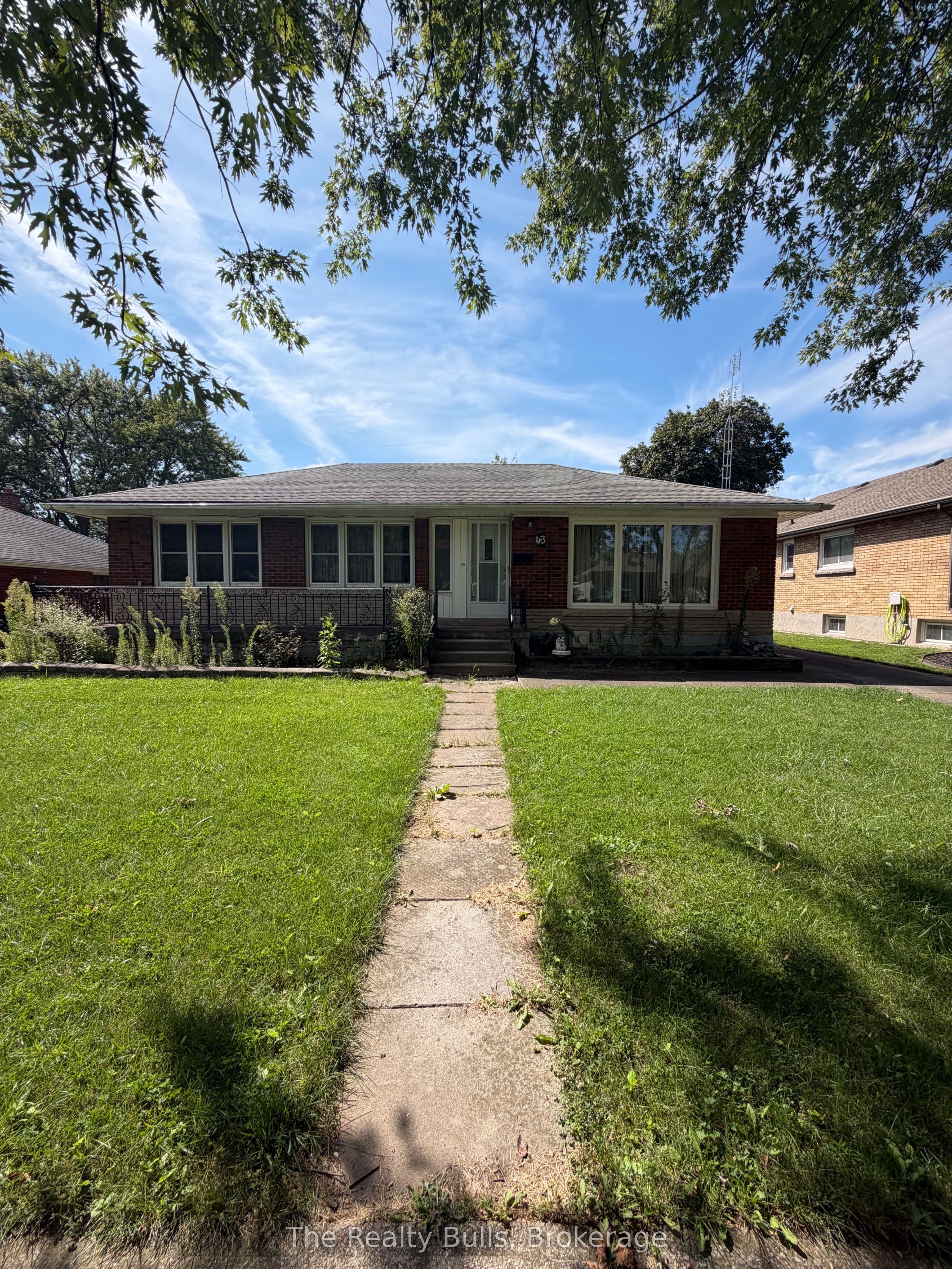 43 BARRON Street, Welland, ON L3C 2K4