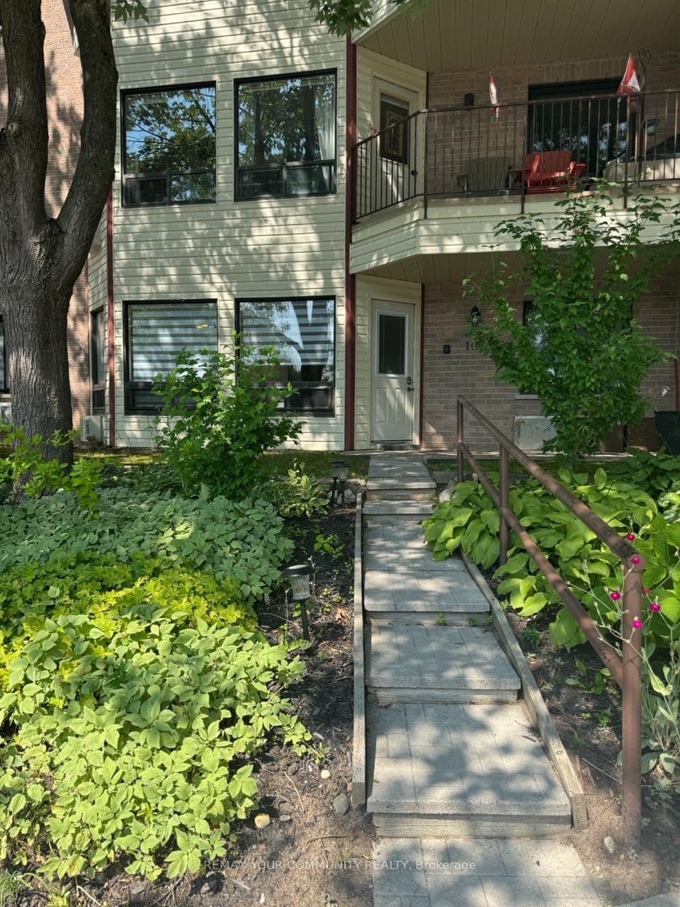 111 Grew Boulevard 104, Georgina, ON L0E 1R0