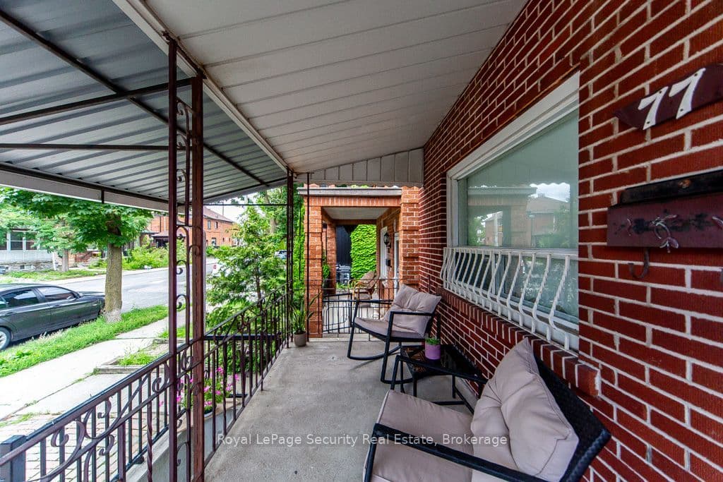 77 Brandon Avenue, Toronto, ON M6H 2E2