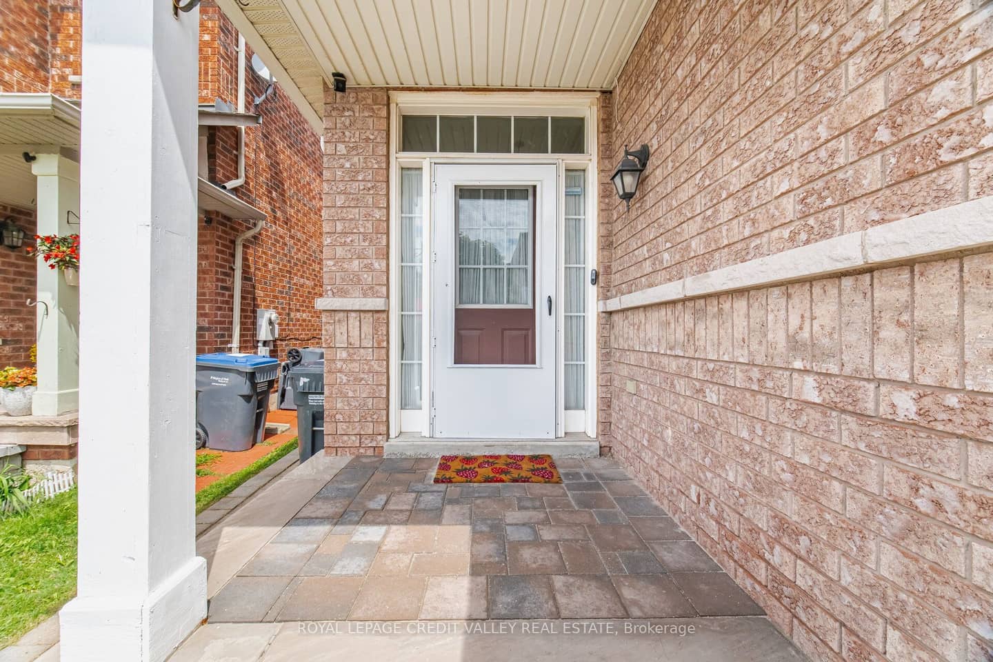 7443 Russian Olive Close, Mississauga, ON L5N 8N7