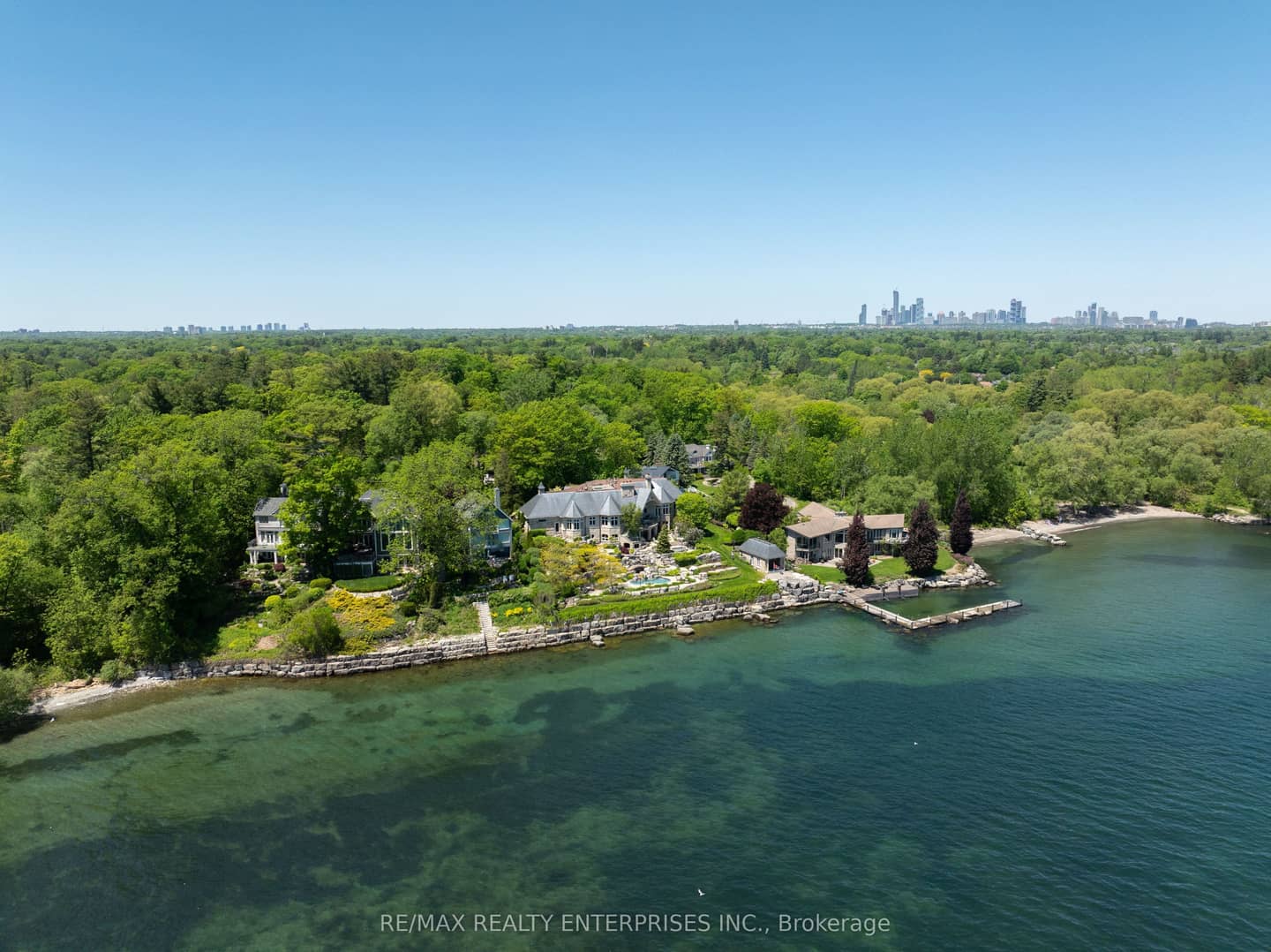 872 Whittier Crescent, Mississauga, ON L5H 2X3