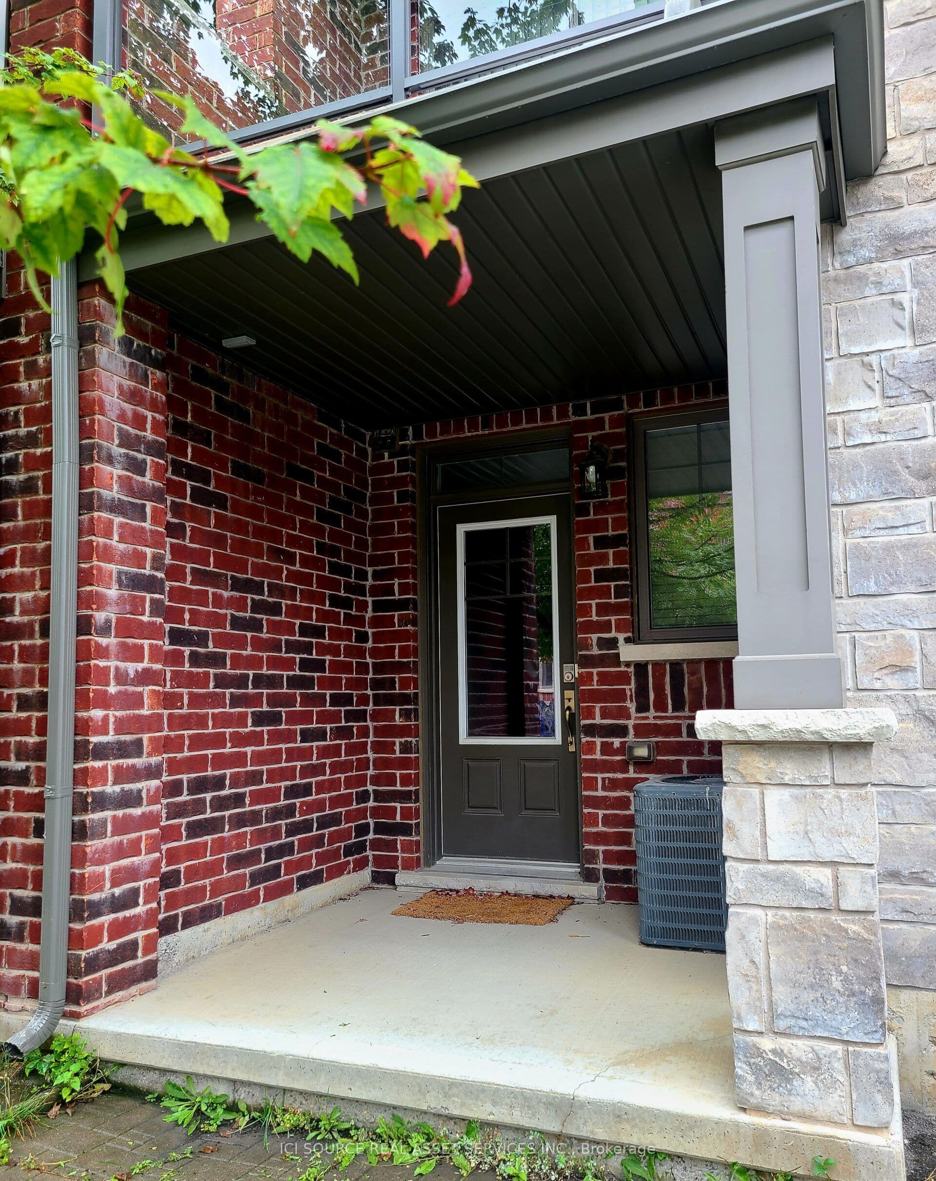 8 Whaley Lane, Hamilton, ON L9G 0G7