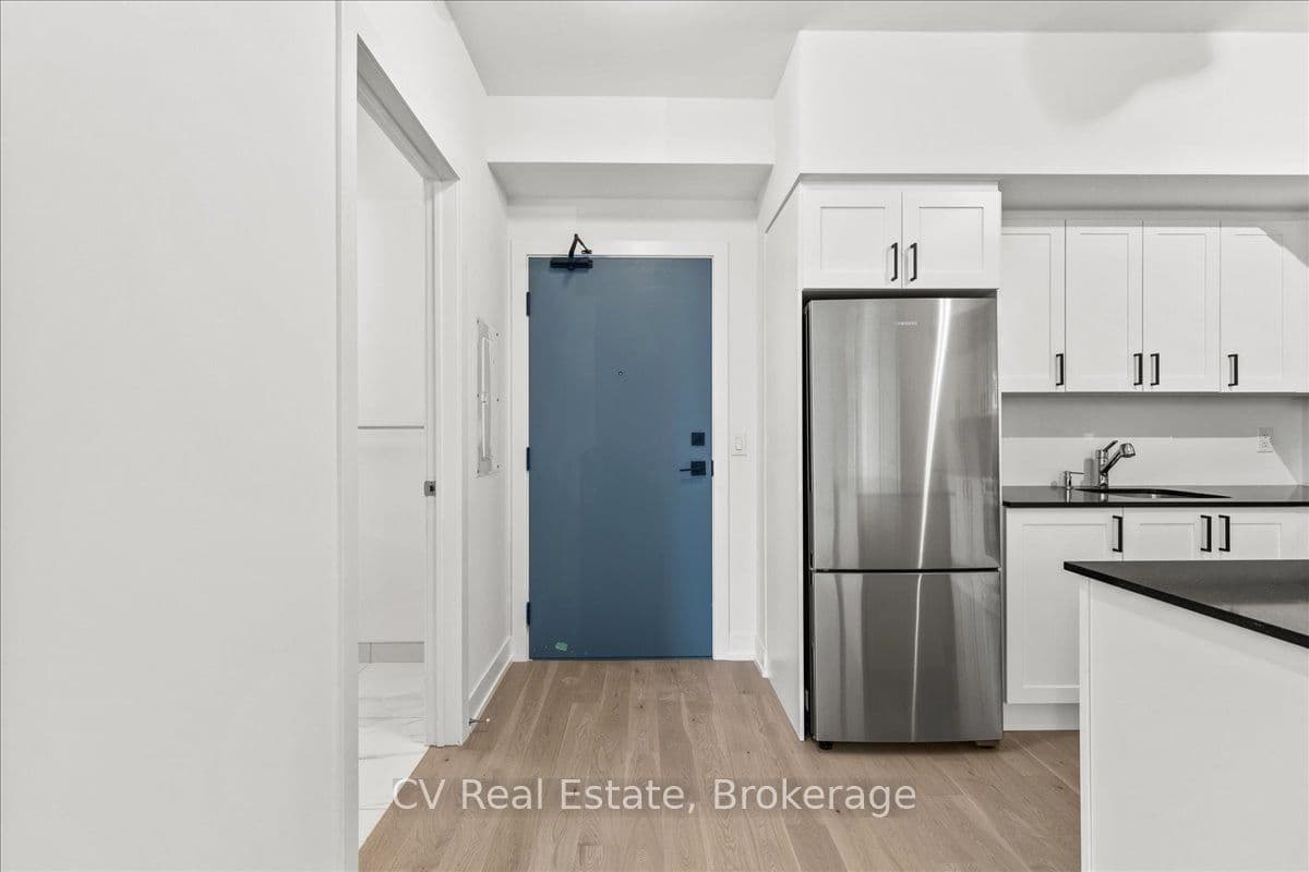 1063 Douglas McCurdy Common 1008, Mississauga, ON L5G 0C5