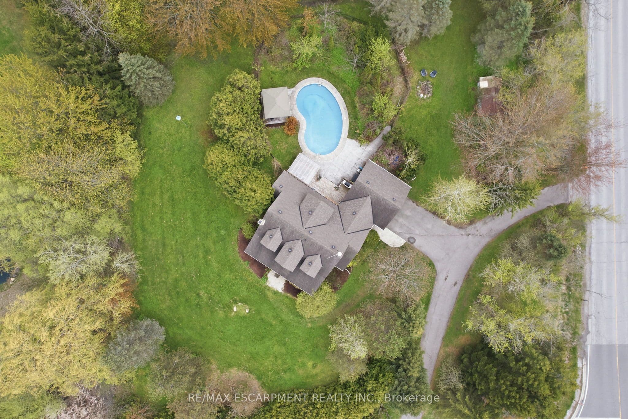 2000 15TH SIDE Road, Milton, ON L0P 1B0