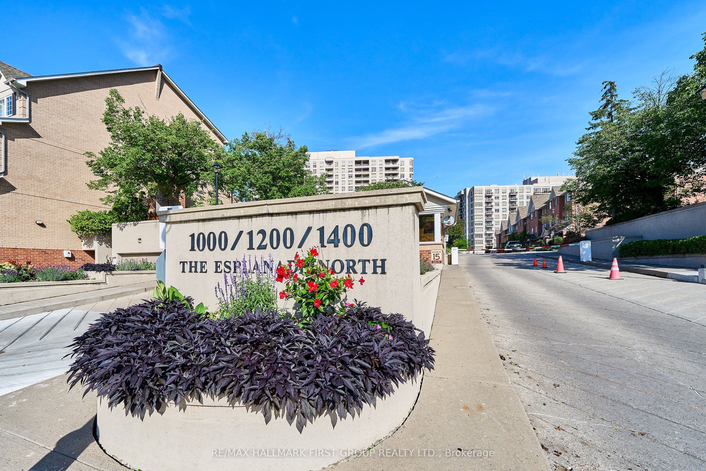 1000 The Esplanade Road N 1116, Pickering, ON L1V 6V4