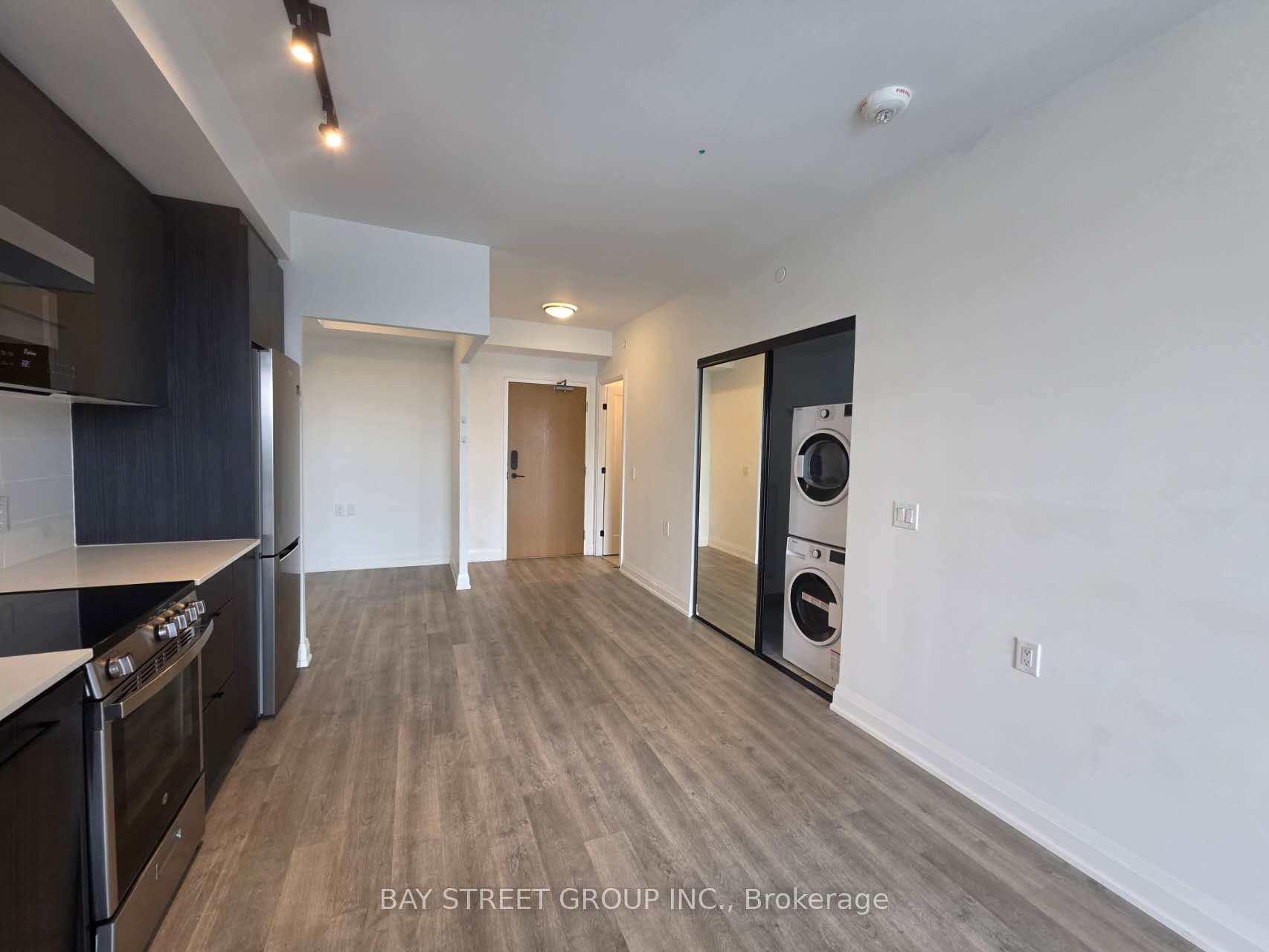 2369 Danforth Avenue 801, Toronto, ON M4C 0B1