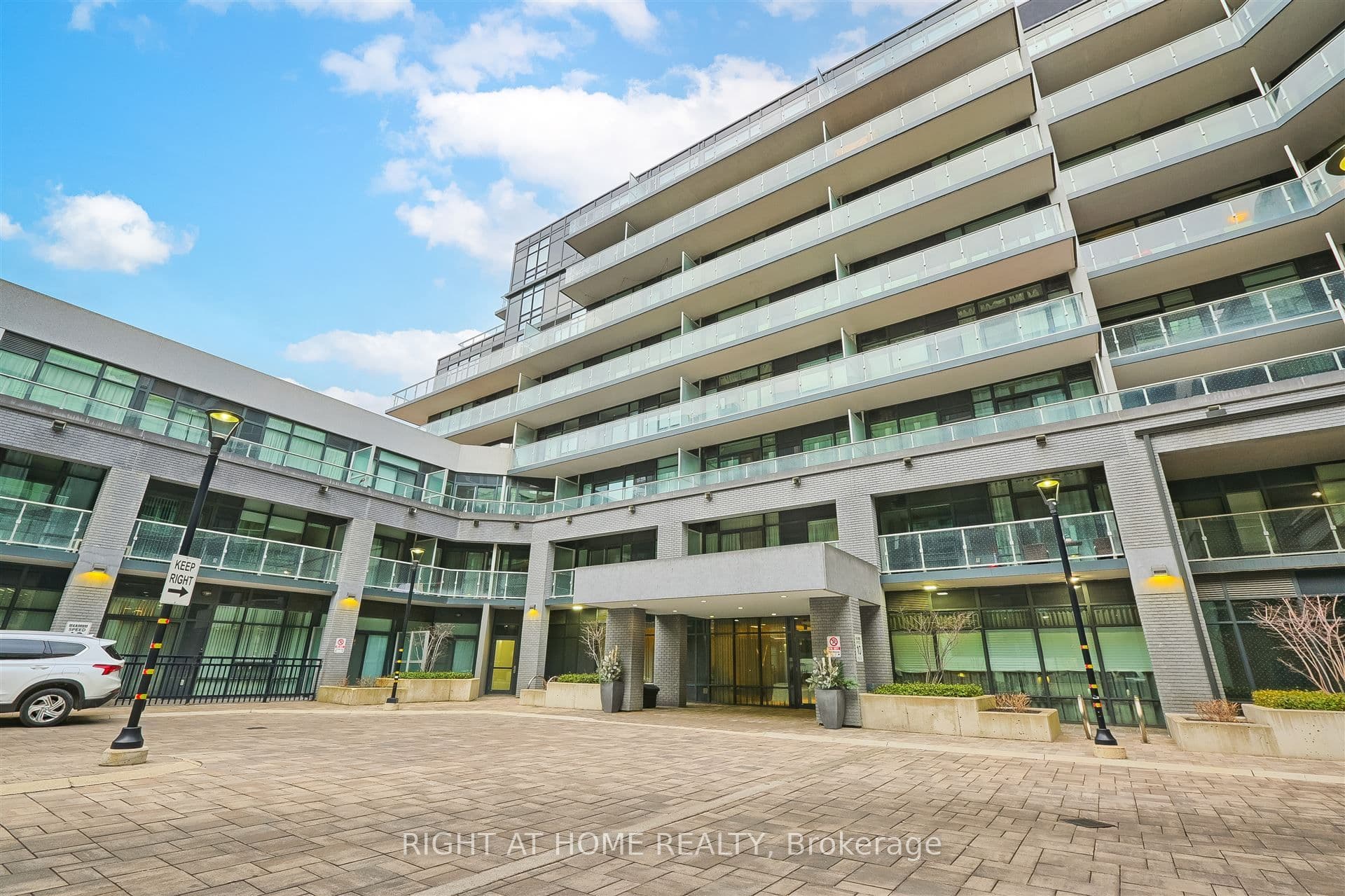 621 Sheppard Avenue E 321, Toronto, ON M2K 1B5