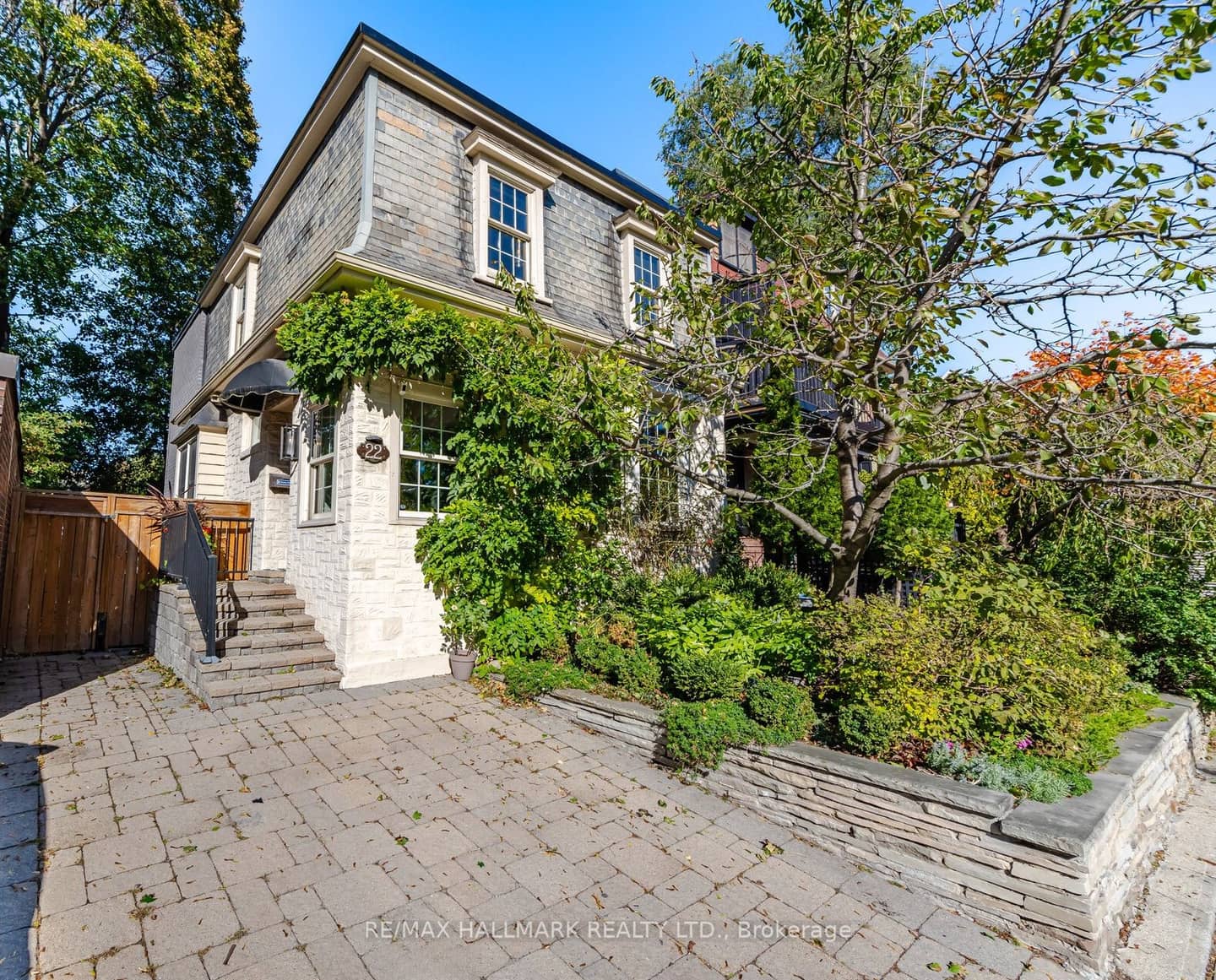 22 Pretoria Avenue, Toronto, ON M4K 1T3
