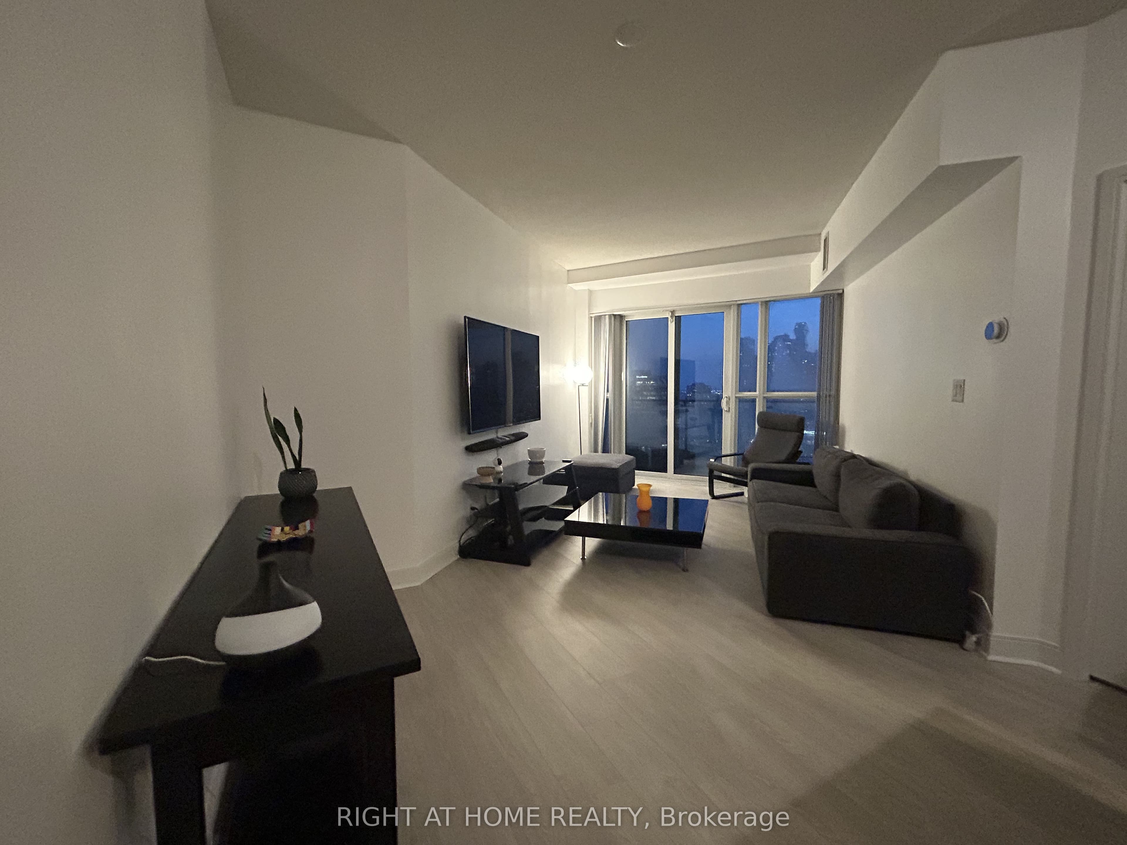 50 Absolute Avenue 1806, Mississauga, ON L4Z 0A8