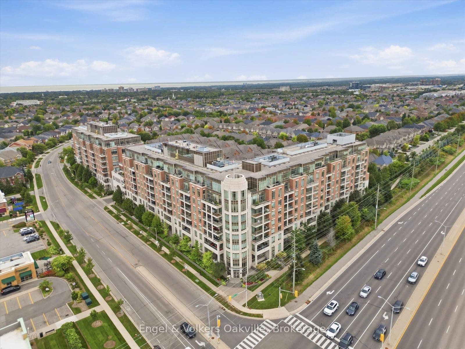 2470 Prince Michael Drive 611, Oakville, ON L6H 0G9