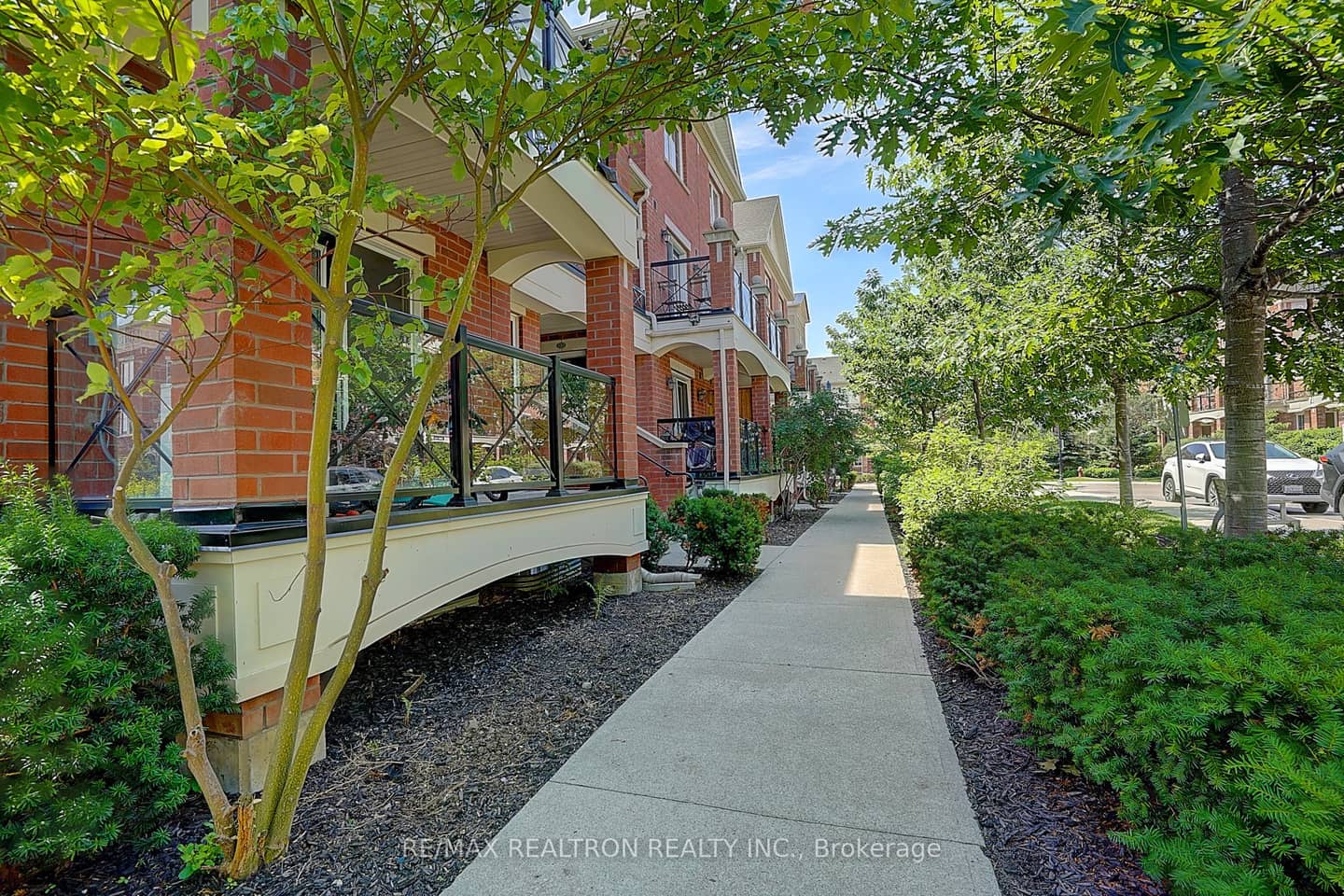 2492 Post Road 16, Oakville, ON L6H 0G6