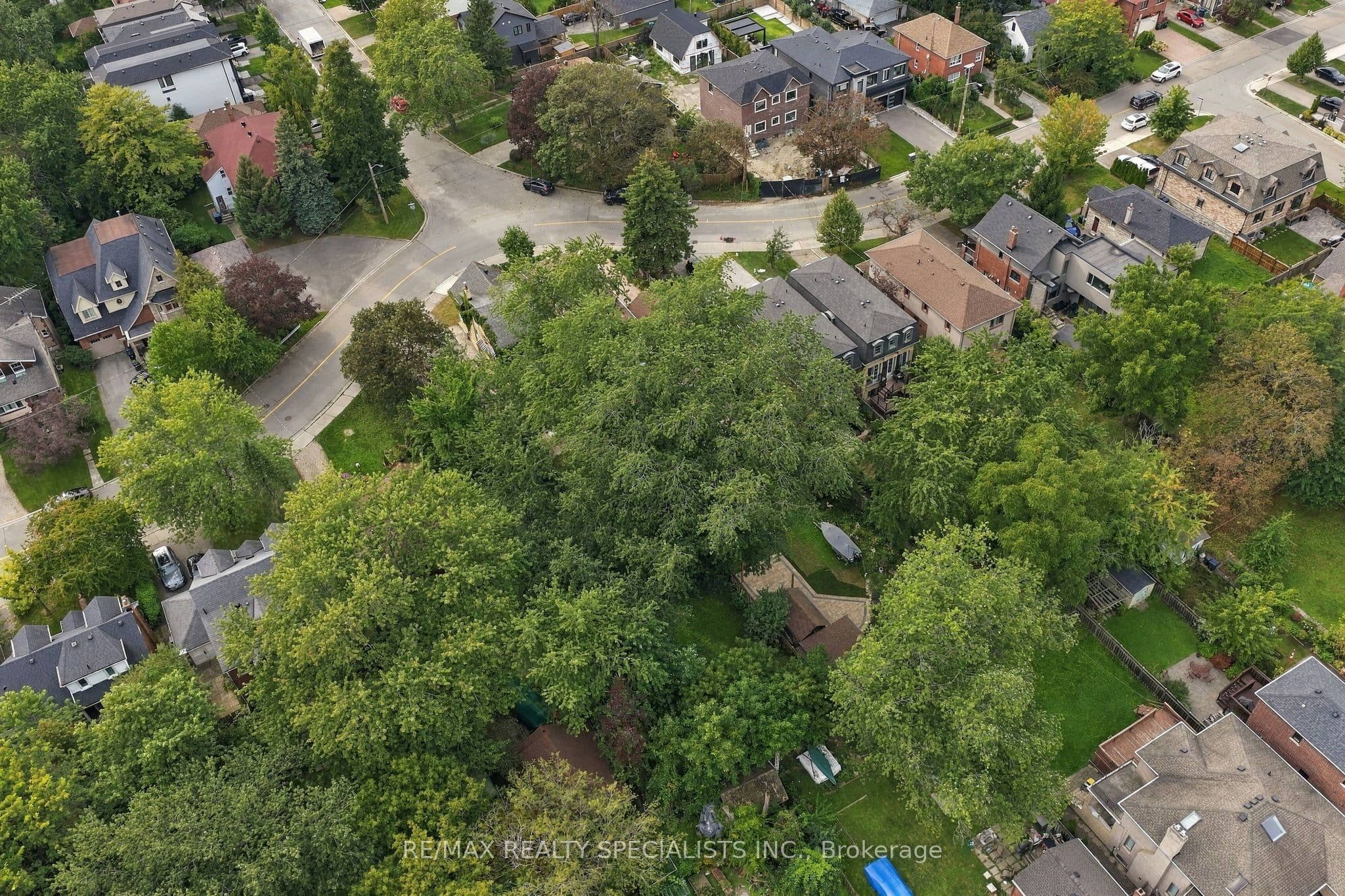 67 Twenty Seventh Street, Toronto, ON M8W 2X2