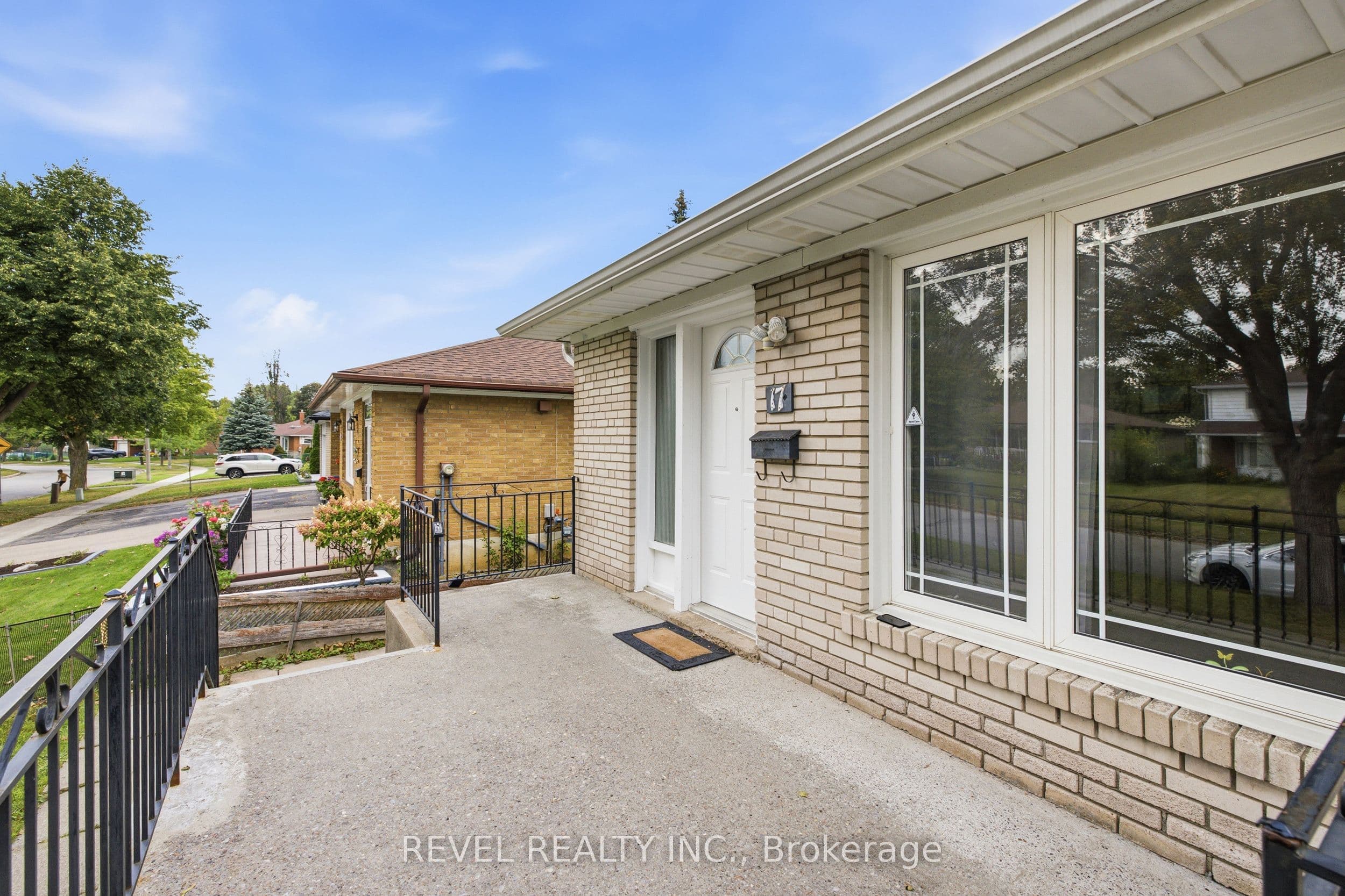17 Amberjack Boulevard, Toronto, ON M1H 2J2