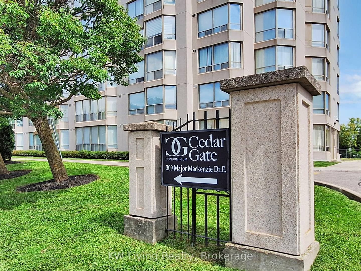 309 Major Mackenzie Drive 909, Richmond Hill, ON L4C 9V5