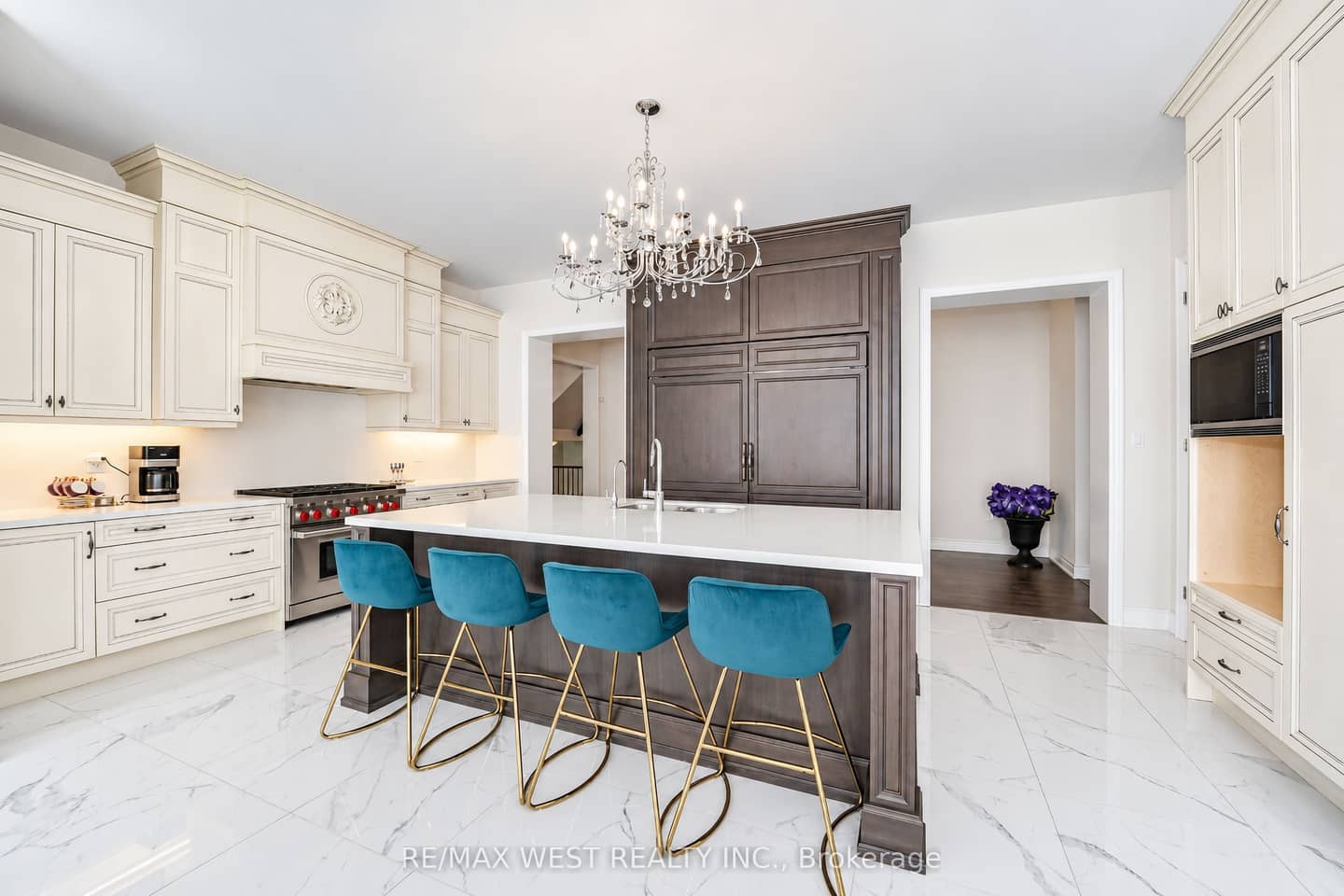 23 Macmurchy Avenue, King, ON L0J 1C0