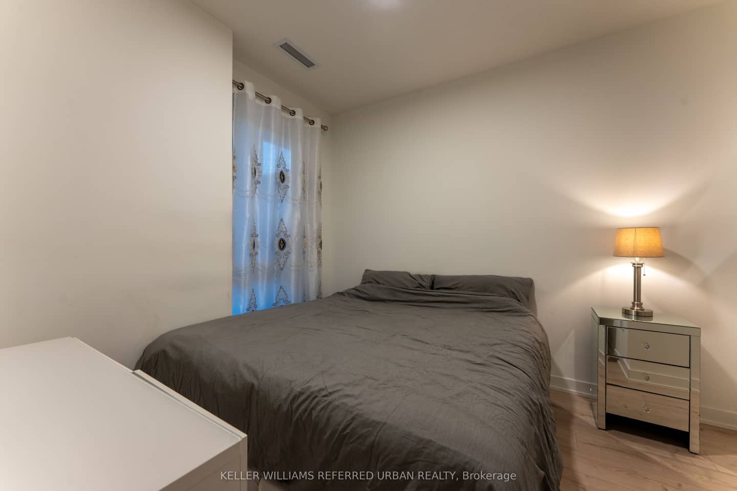9 Tecumseth Street 206, Toronto, ON M5V 0S5
