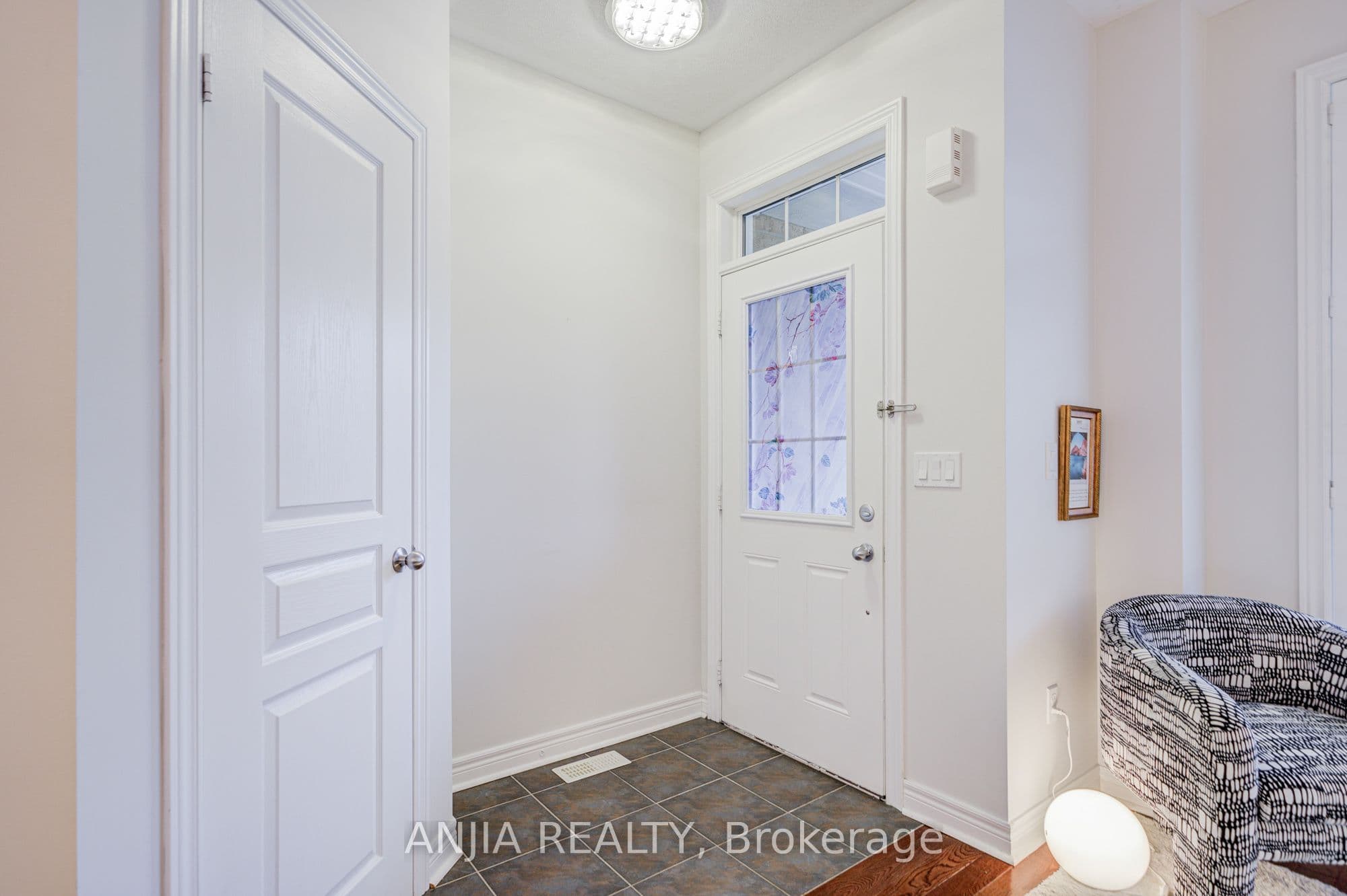 2406 Bur Oak Avenue, Markham, ON L6E 1K7