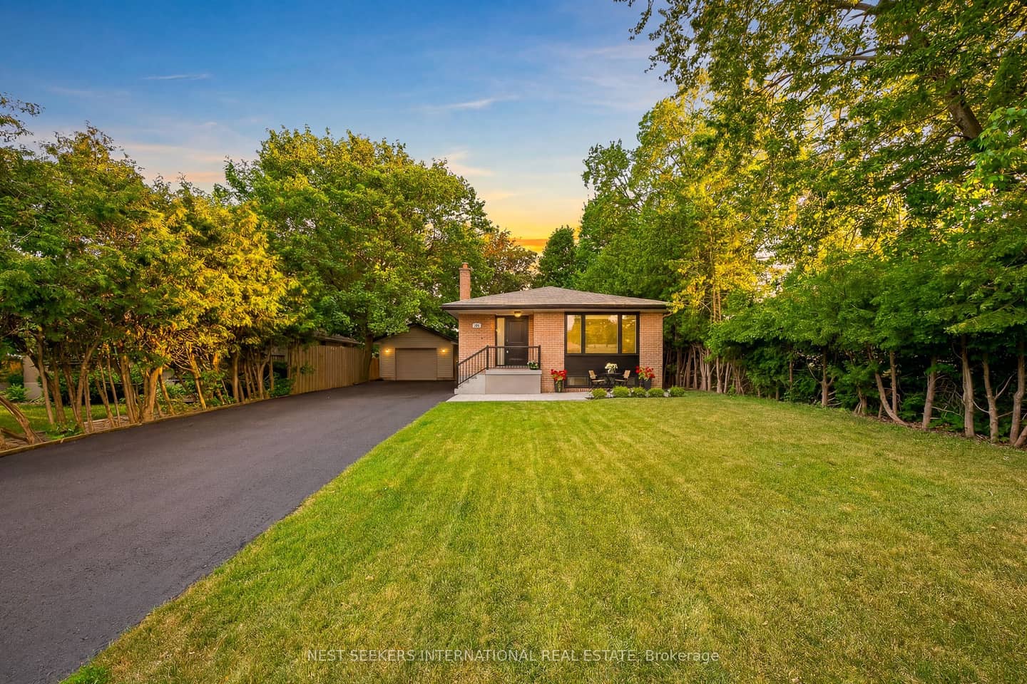 67 Foreht Crescent, Aurora, ON L4G 3E9