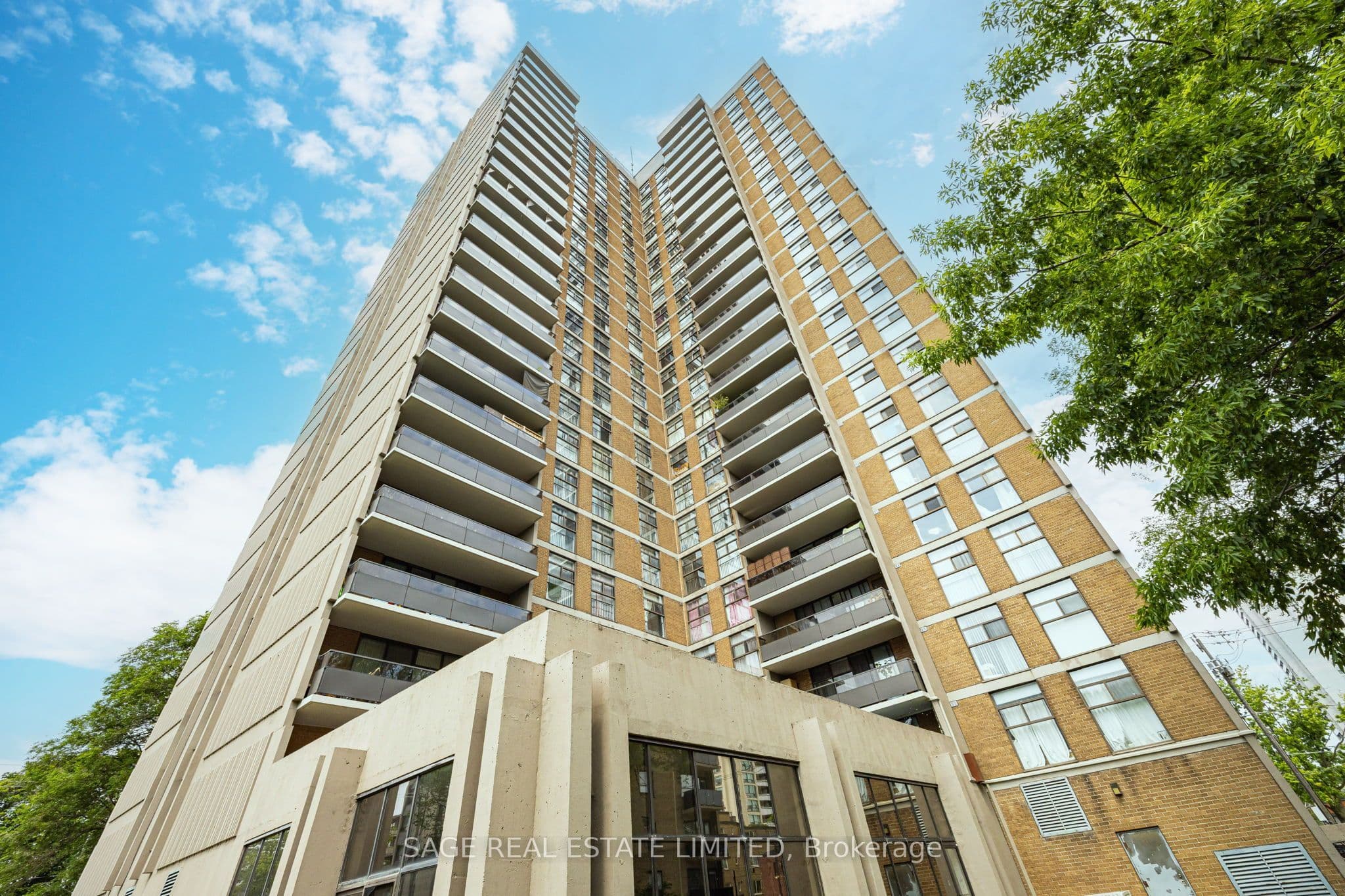 135 Marlee Avenue 1904, Toronto, ON M6B 4C6