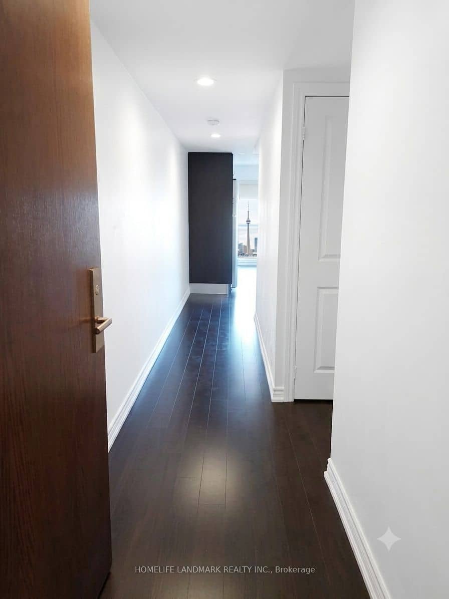 386 Yonge Street 4206, Toronto, ON M5B 0A5