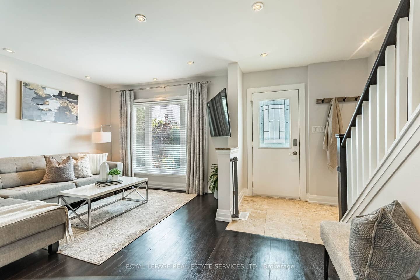 1192 Flagship Drive, Mississauga, ON L4Y 2K1