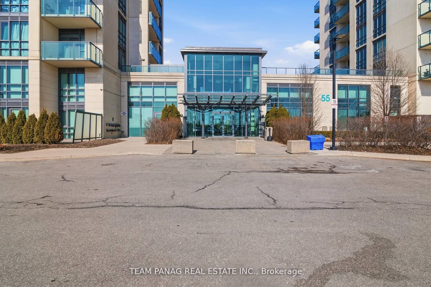 45 Yorkland Boulevard 209, Brampton, ON L6P 4B4