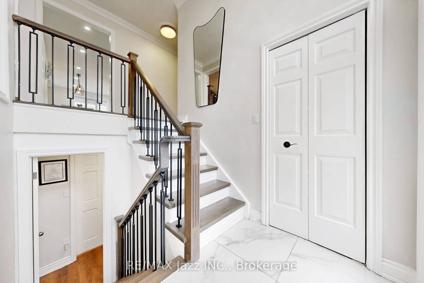 119 Elizabeth Street, Oshawa, ON L1J 8L9