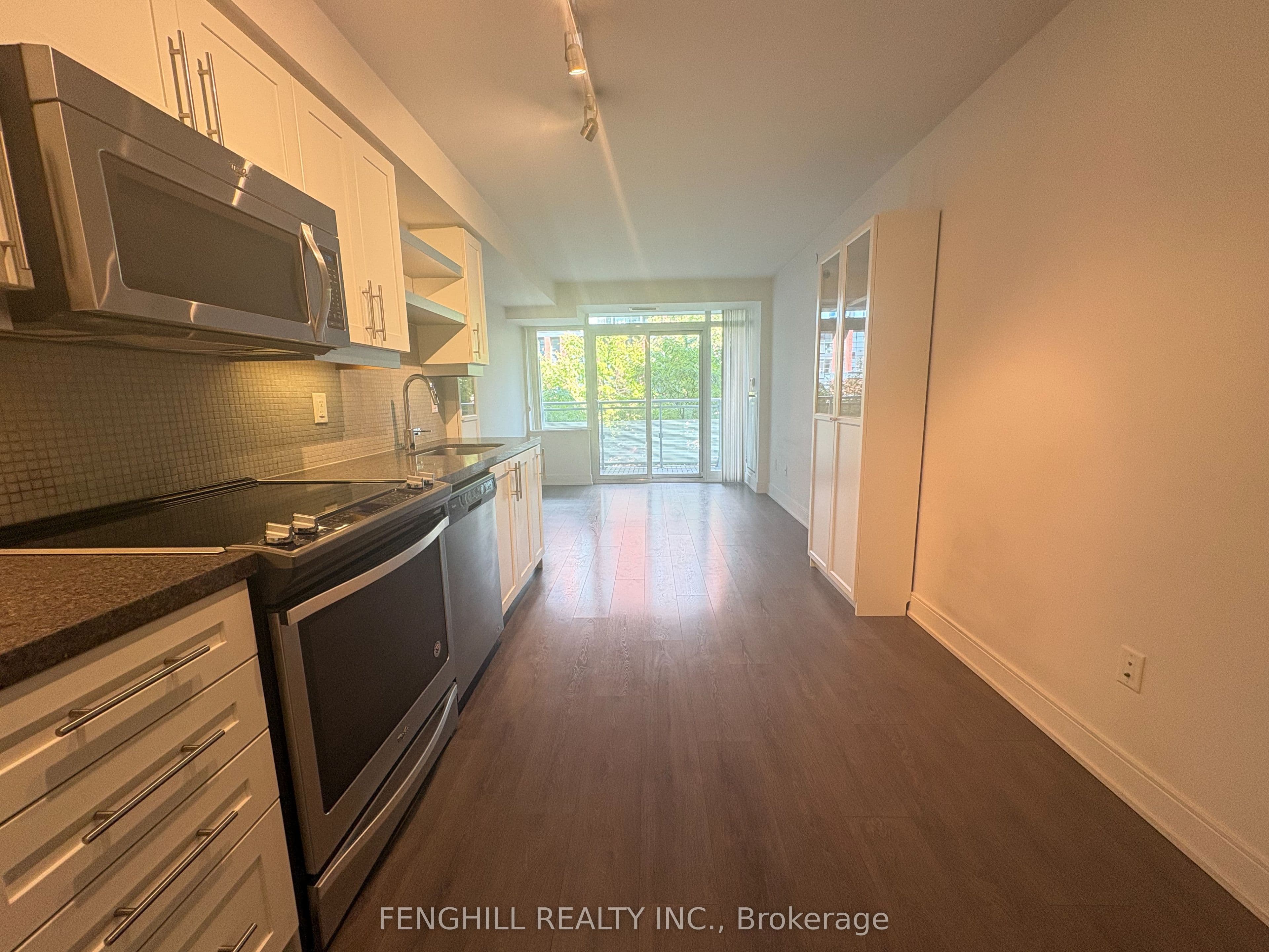 525 Adelaide Street W 322, Toronto, ON M5V 0N7