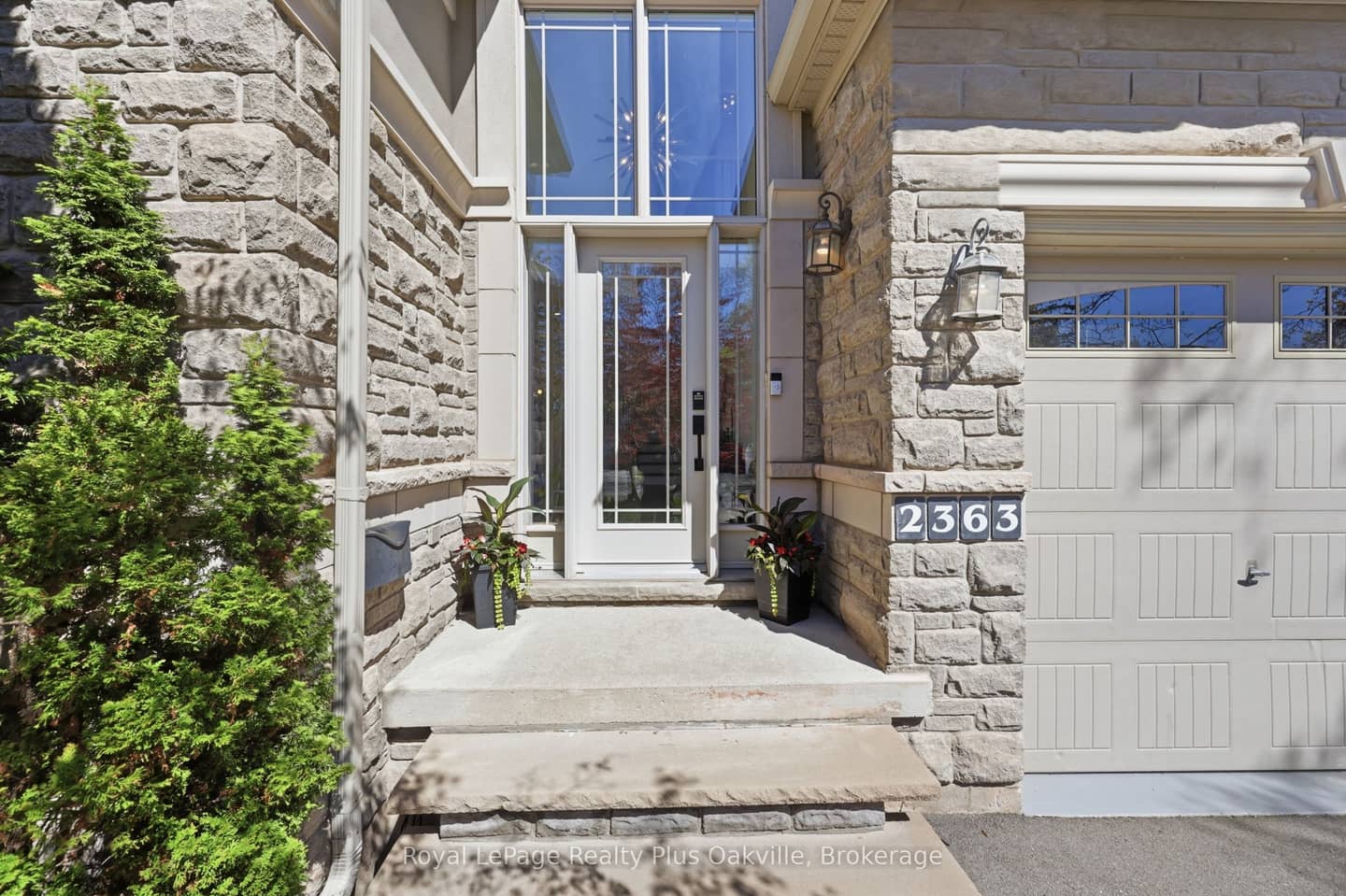 2363 Yolanda Drive, Oakville, ON L6L 2H9