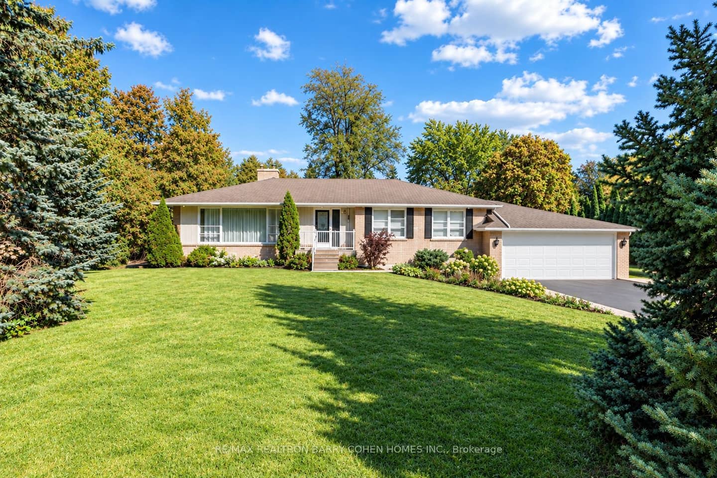 19 Oakbank Road, Vaughan, ON L4J 2B8