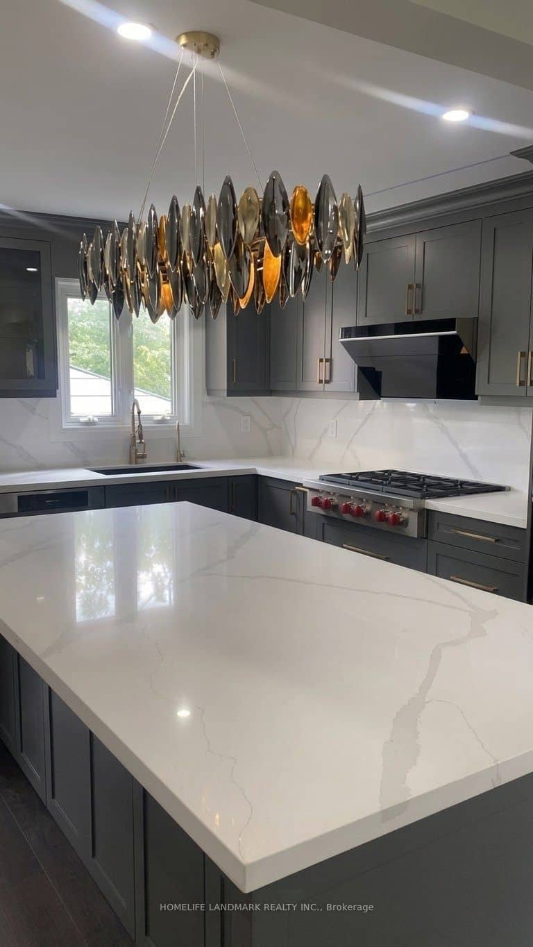 11 Ravenhill Crescent, Markham, ON L3S 2V6