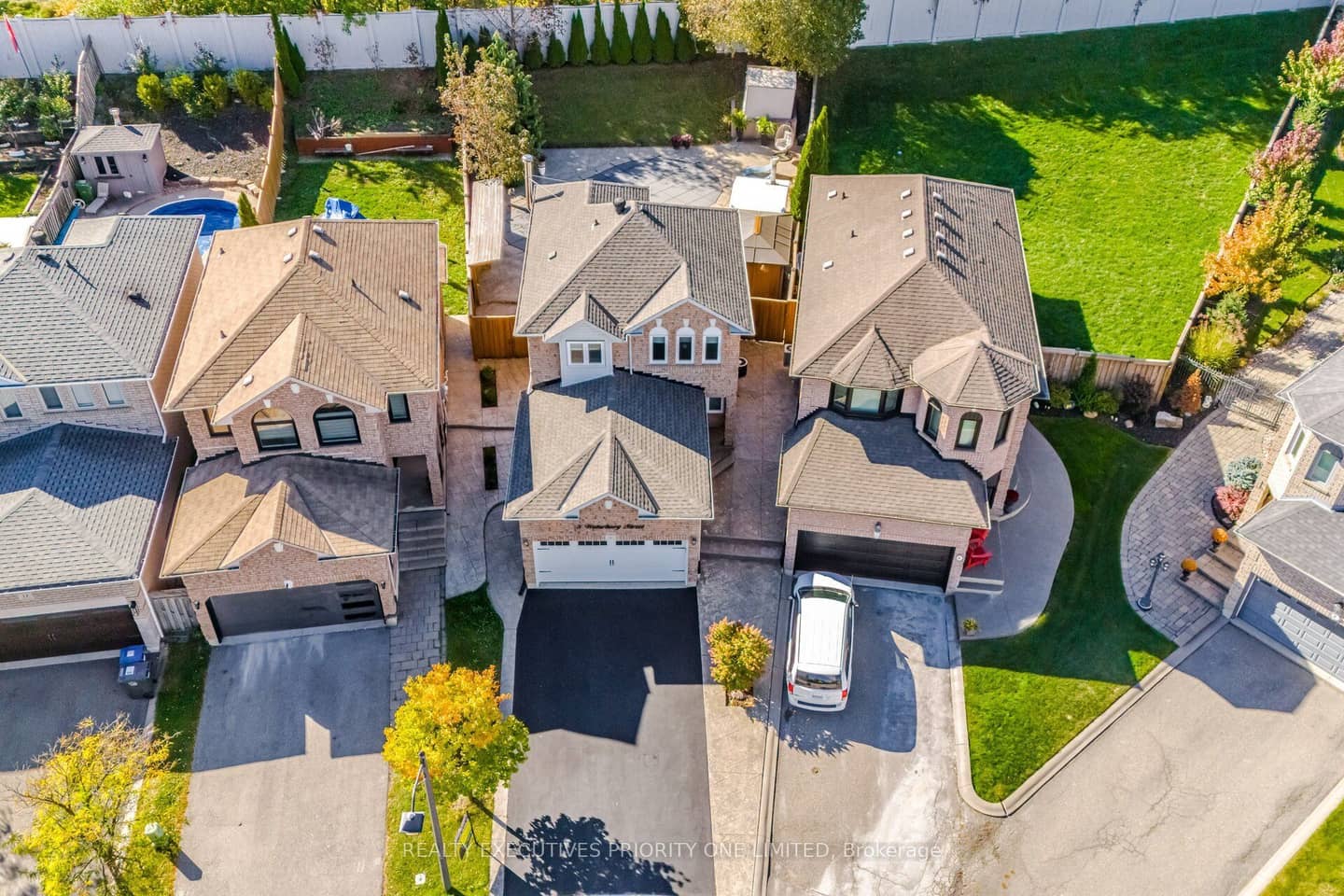 8 Waterbury Street, Caledon, ON L7E 1X2
