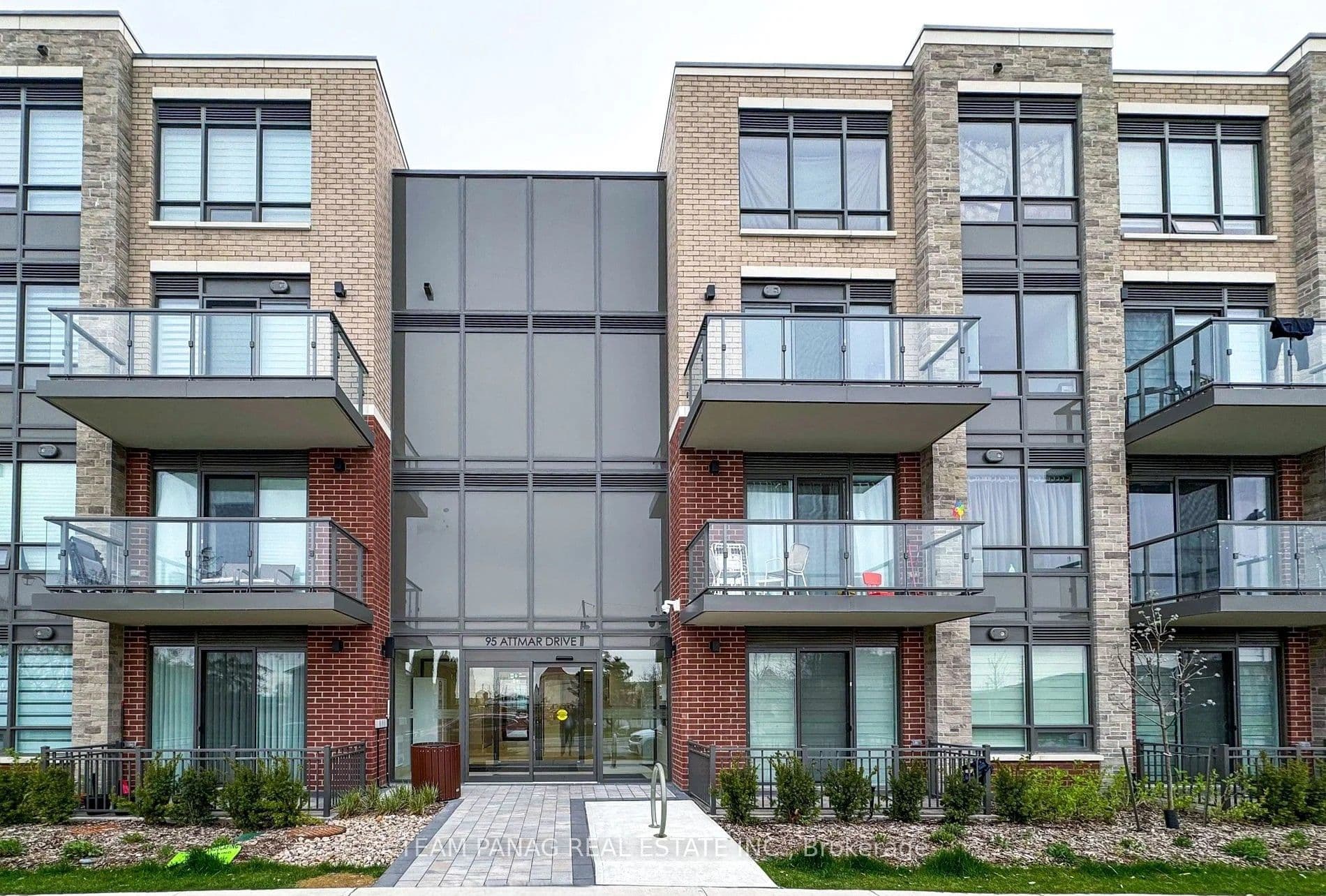 95 Attmar Drive 312, Brampton, ON L6P 0Y6