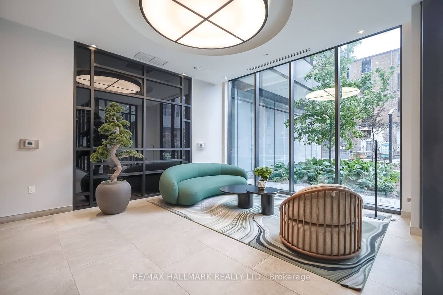 9 Tecumseth Street 421, Toronto, ON M5V 3G4