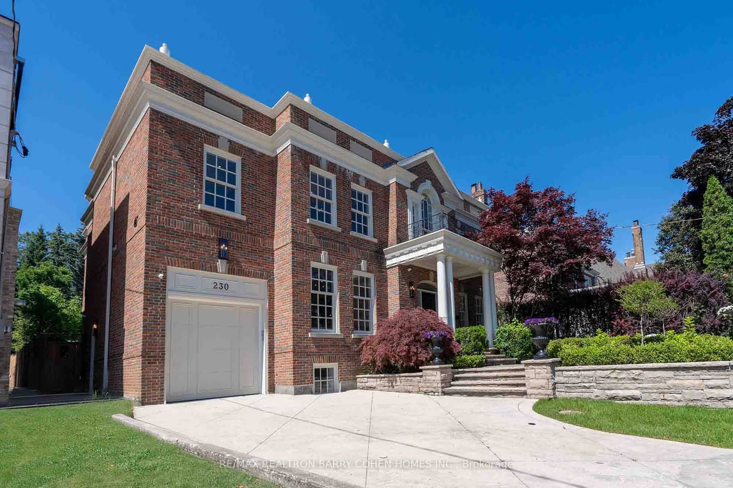 230 Dunvegan Road, Toronto, ON M5P 2P2