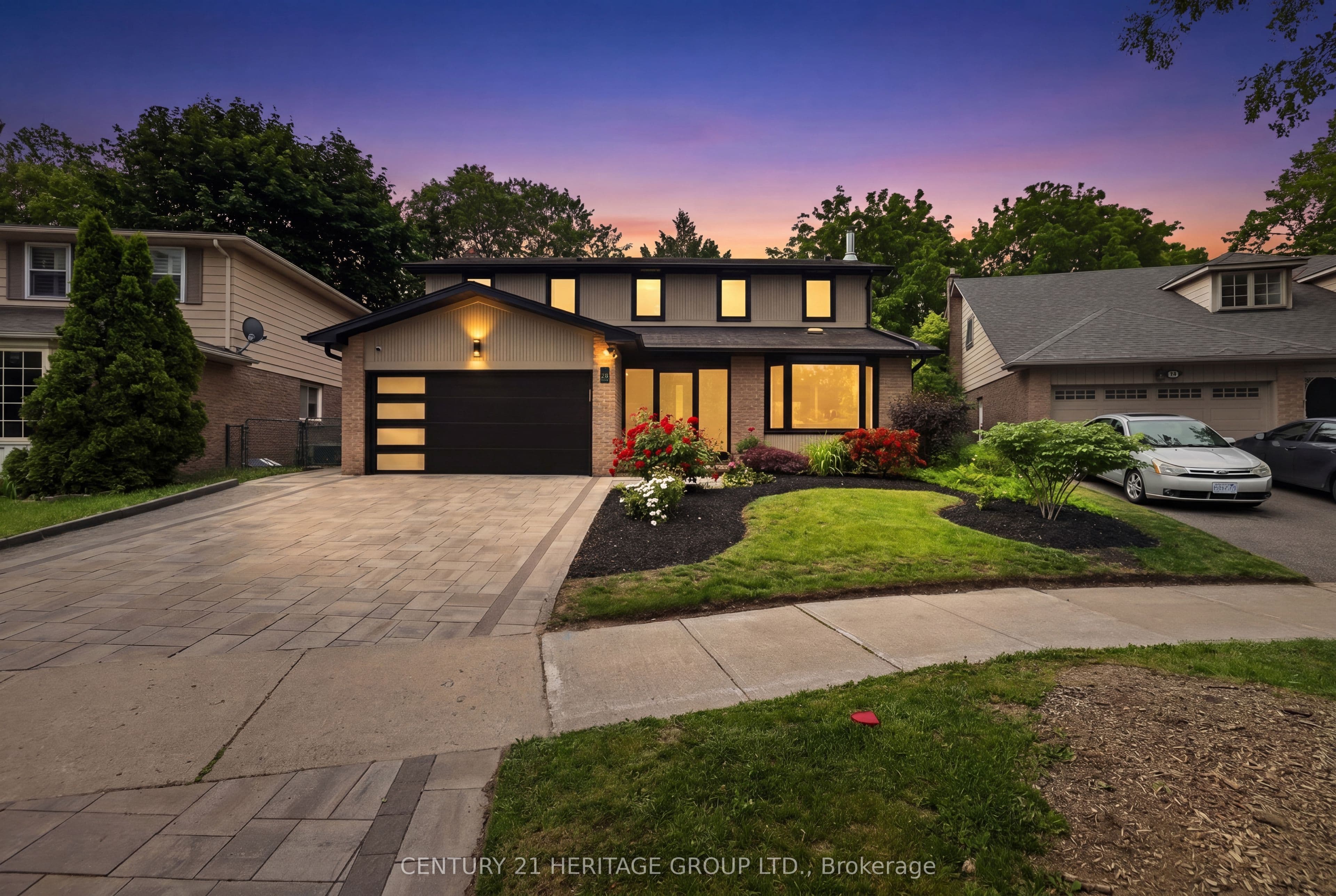28 Innis Crescent, Richmond Hill, ON L4C 5K2
