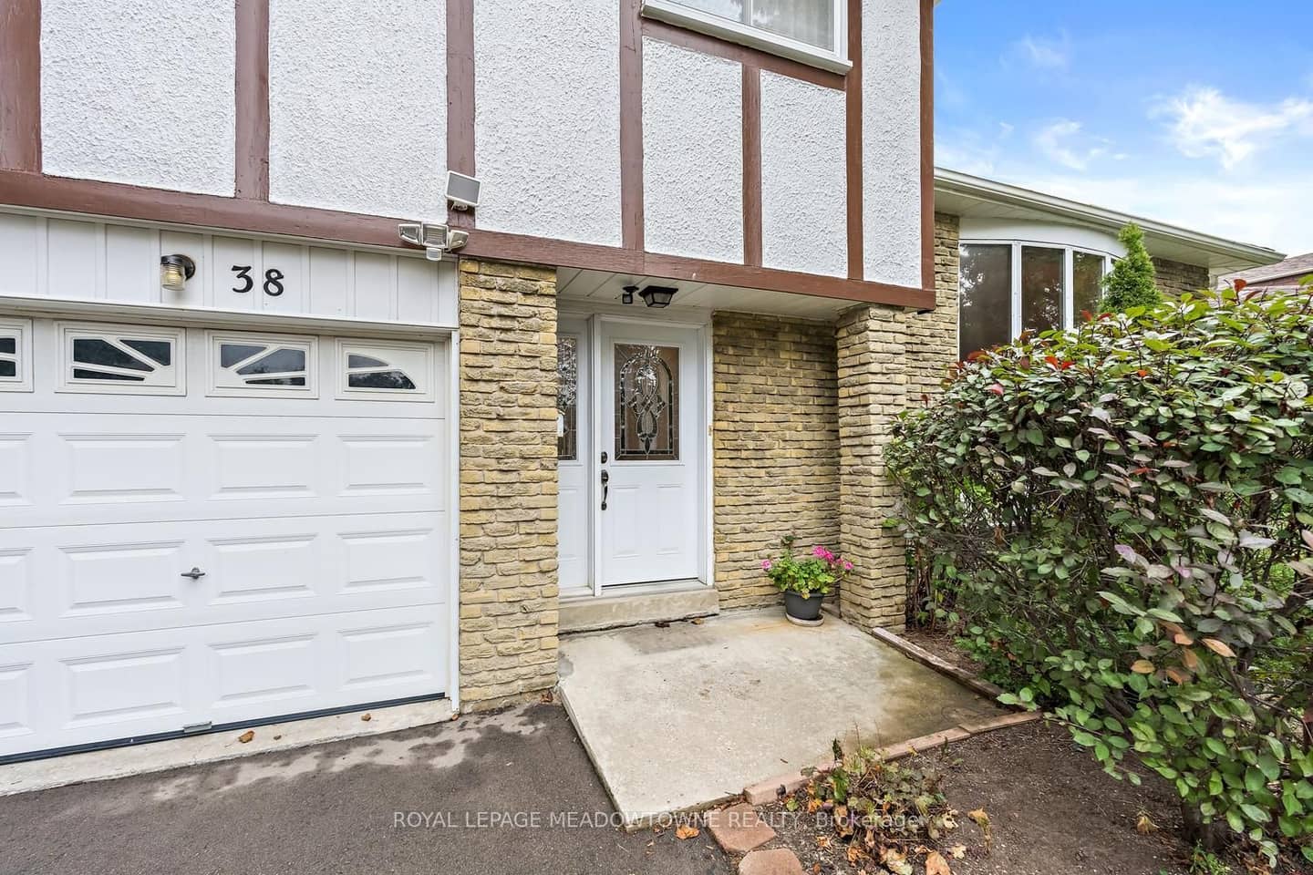 38 Jasper Crescent, Brampton, ON L6S 2G2