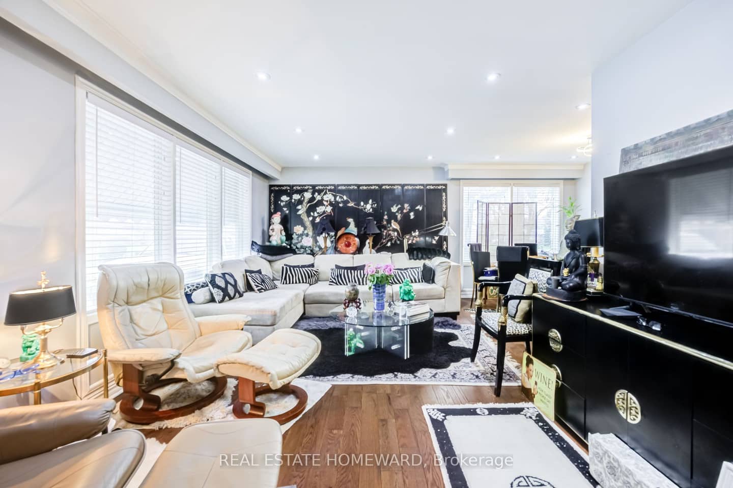 4 Moorecroft Crescent, Toronto, ON M1K 3V1