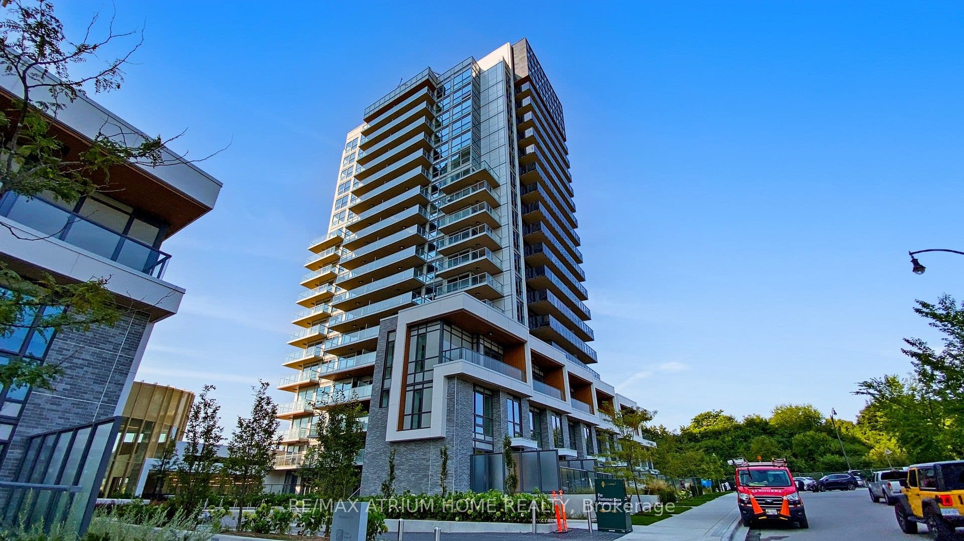 25 McMahon Drive W 2005, Toronto, ON M2K 0J1