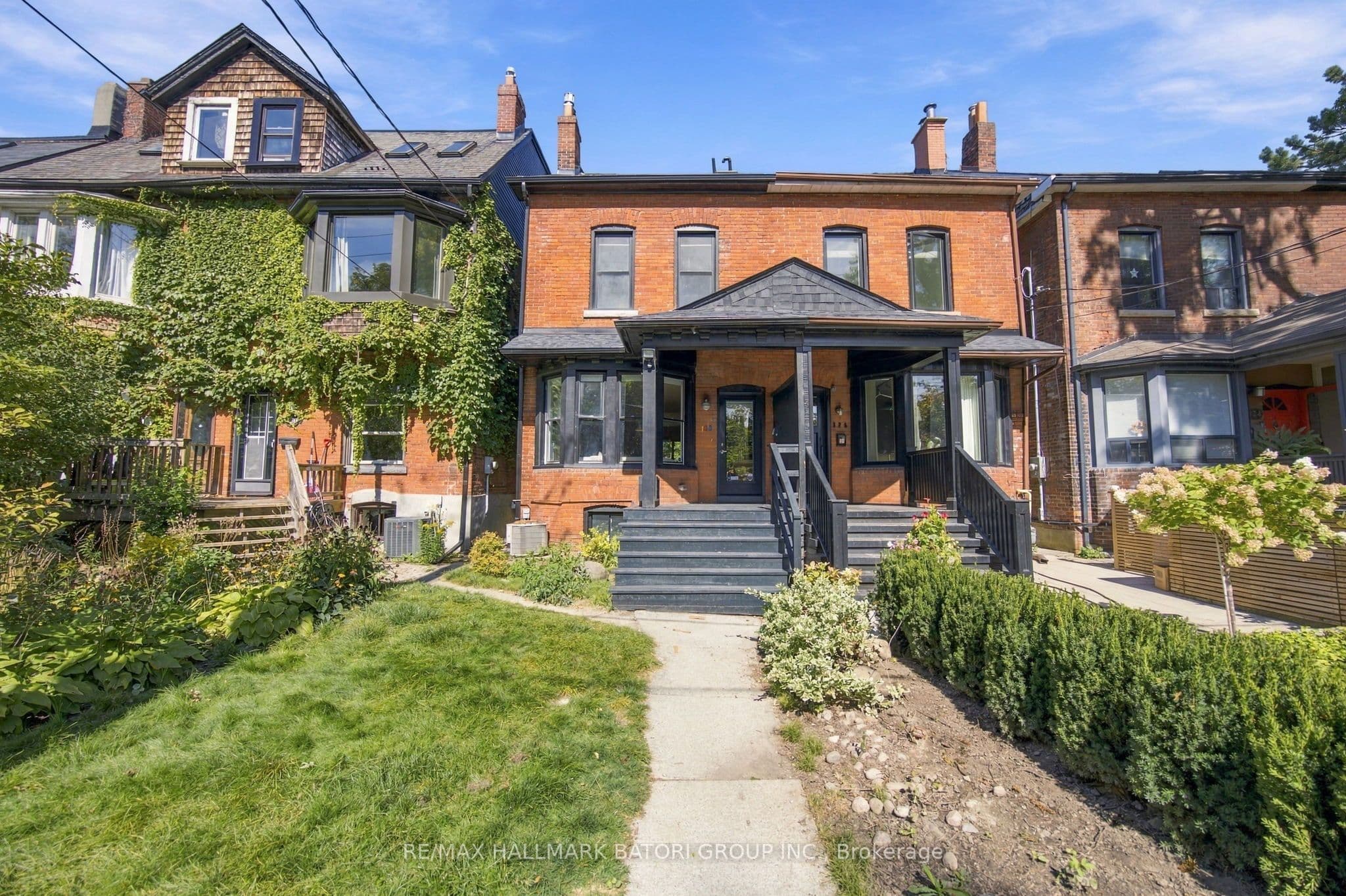 128 Wells Street, Toronto, ON M5R 1P4