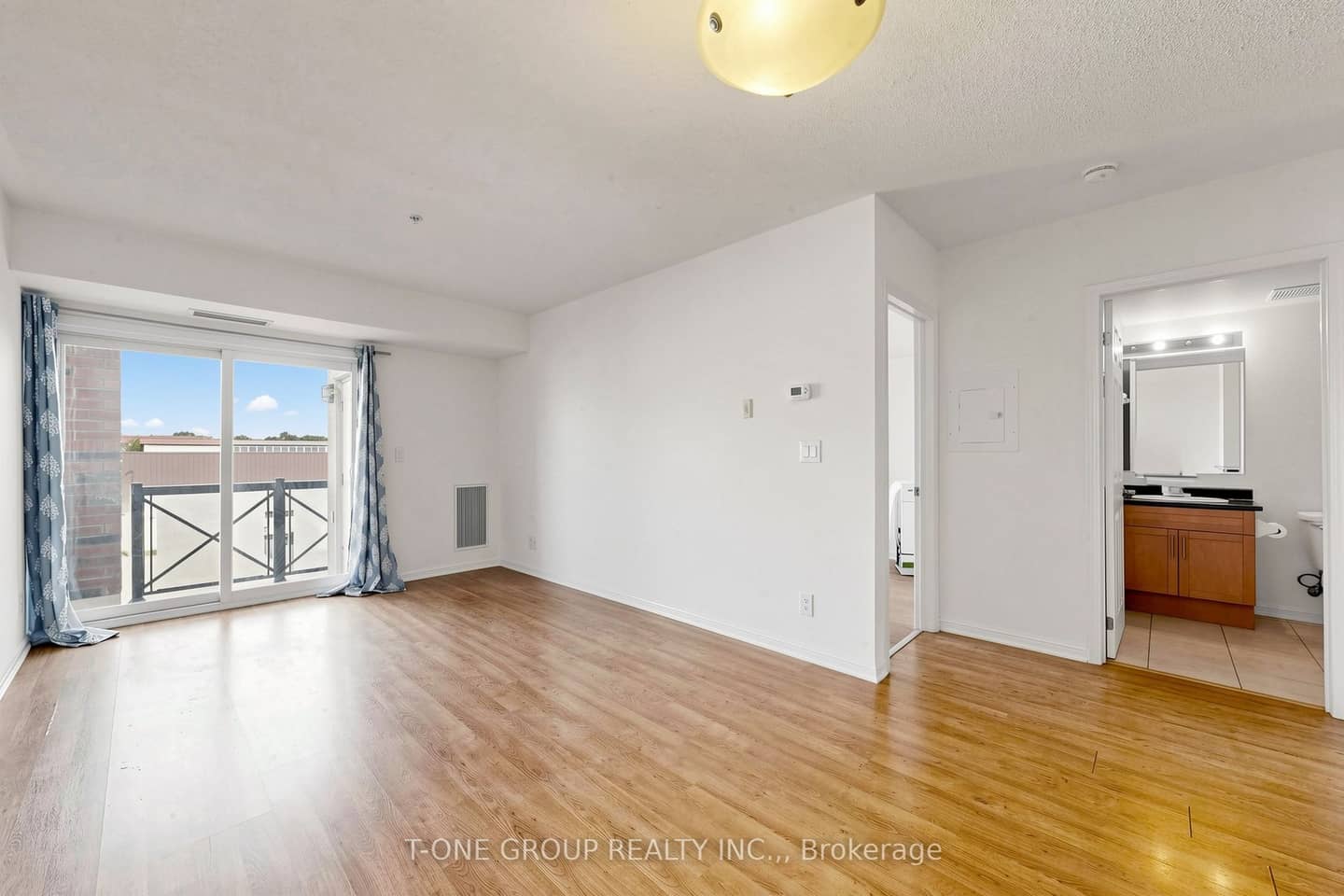 10 Mendelssohn Street 302, Toronto, ON M1L 0G7
