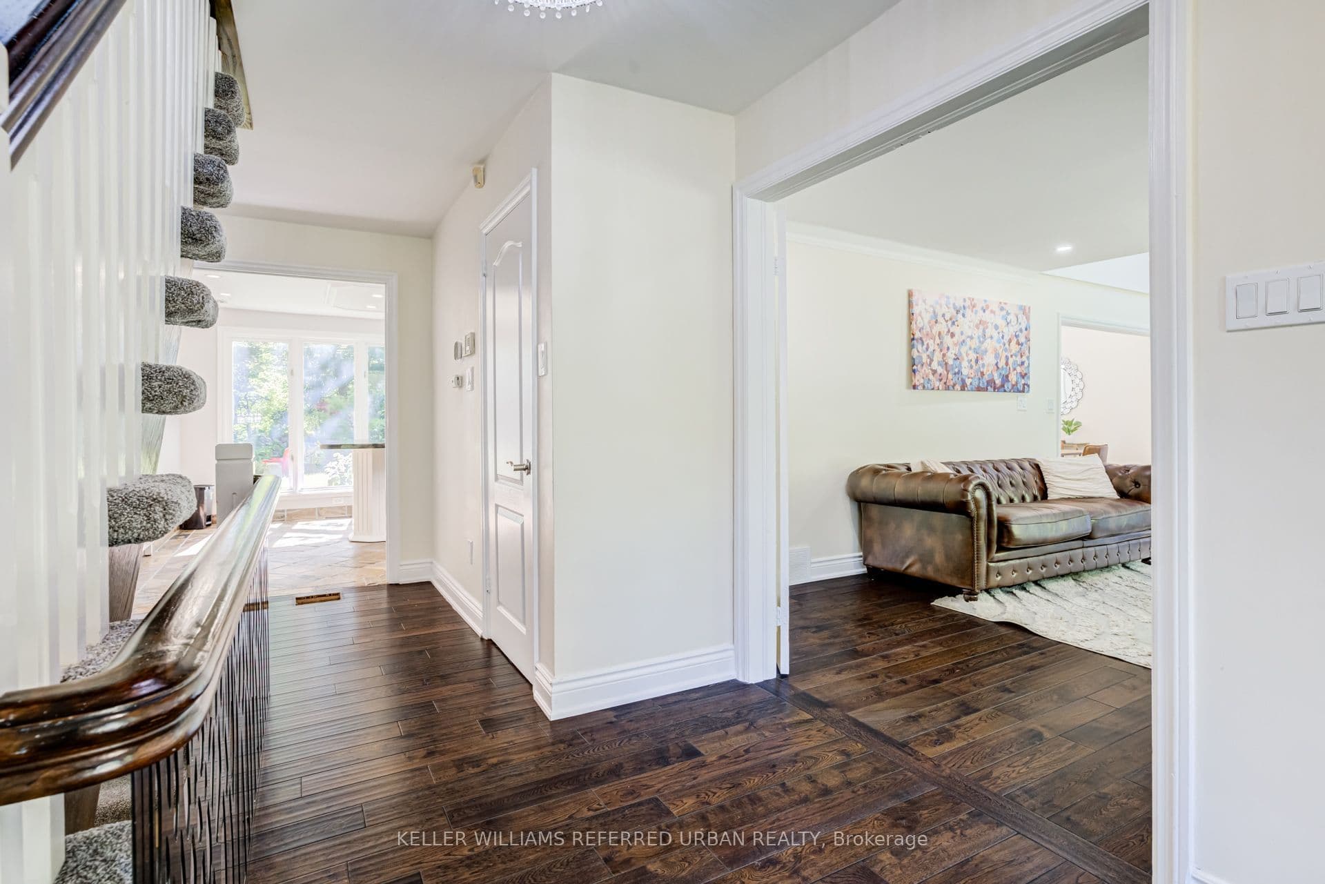 876 Parkland Avenue, Mississauga, ON L5H 3H1