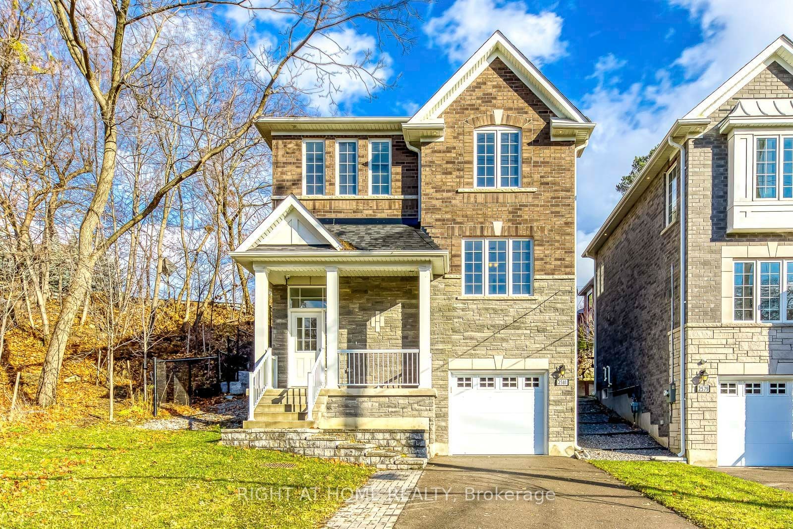 2581 Islington Avenue, Toronto, ON M9V 4A2