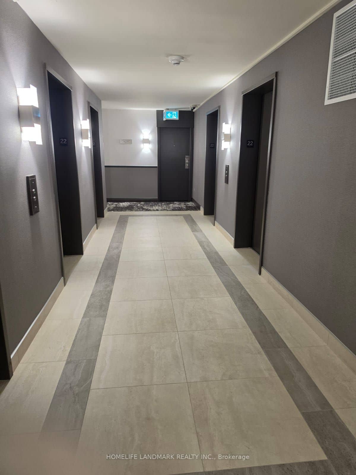 7 Bishop Avenue 2213, Toronto, ON M2M 4J4