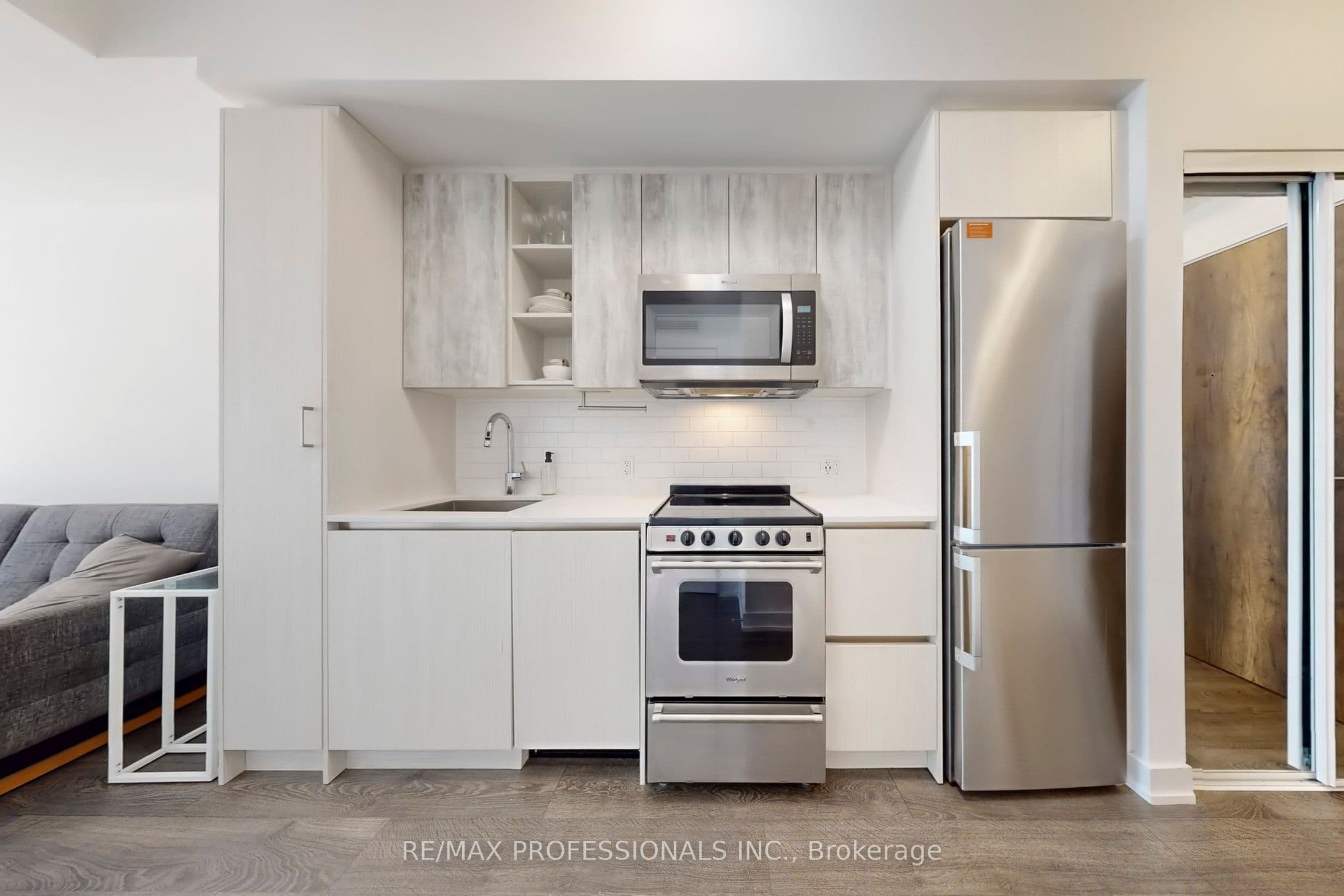 251 Manitoba Street 504, Toronto, ON M8Y 0C7
