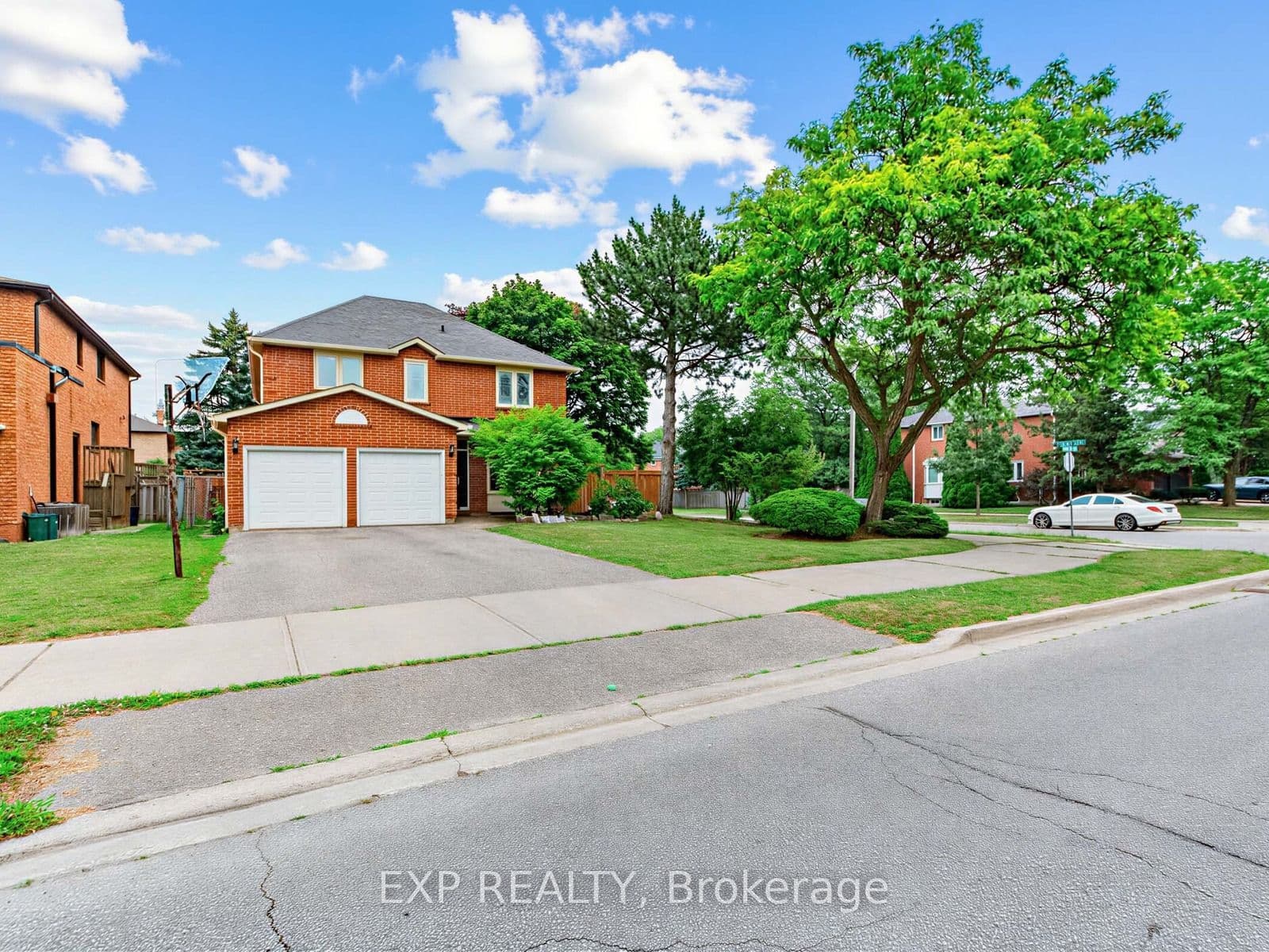 129 Franklin Avenue, Vaughan, ON L4J 4X6