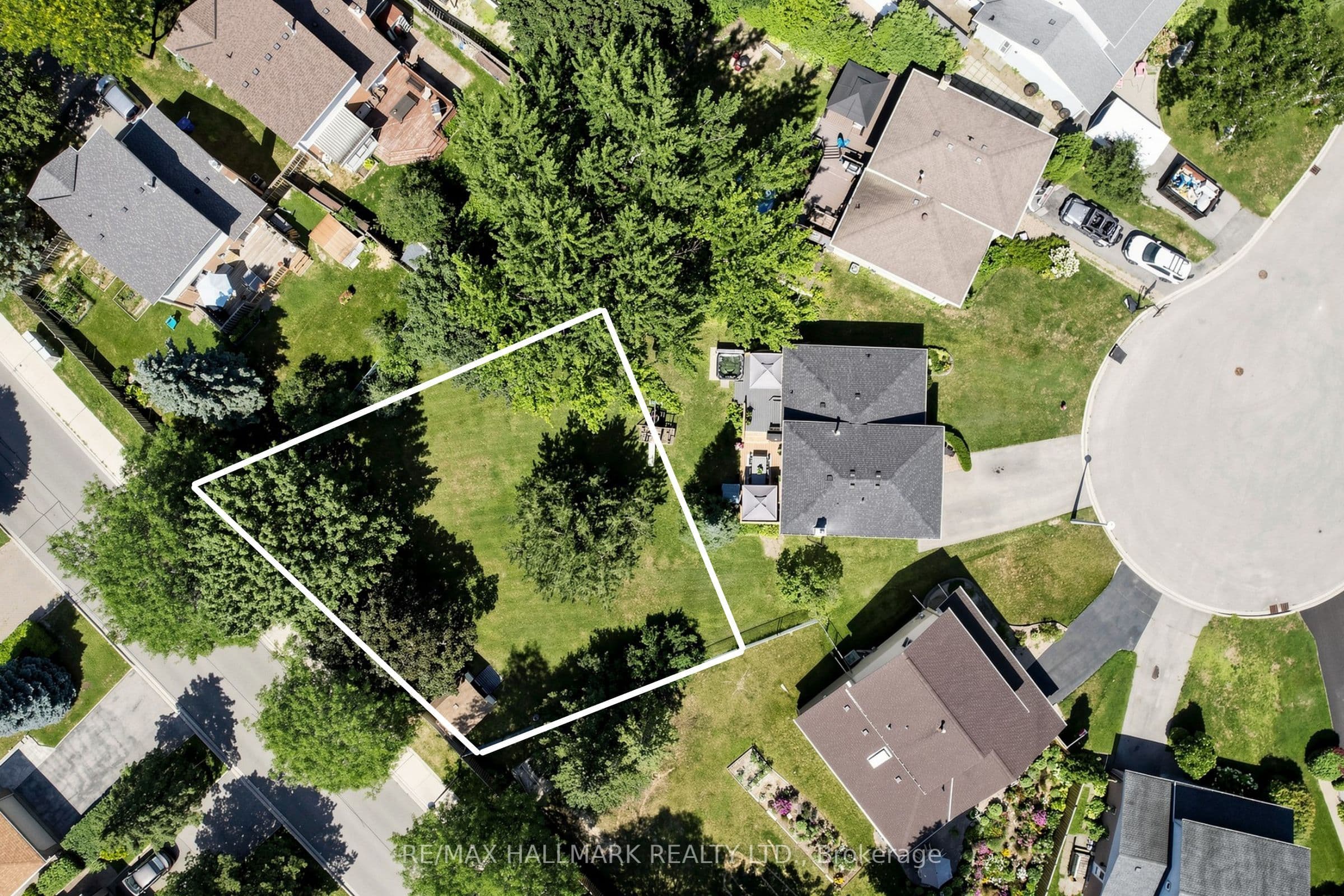 103 Spruce Street, Aurora, ON L4G 3J6