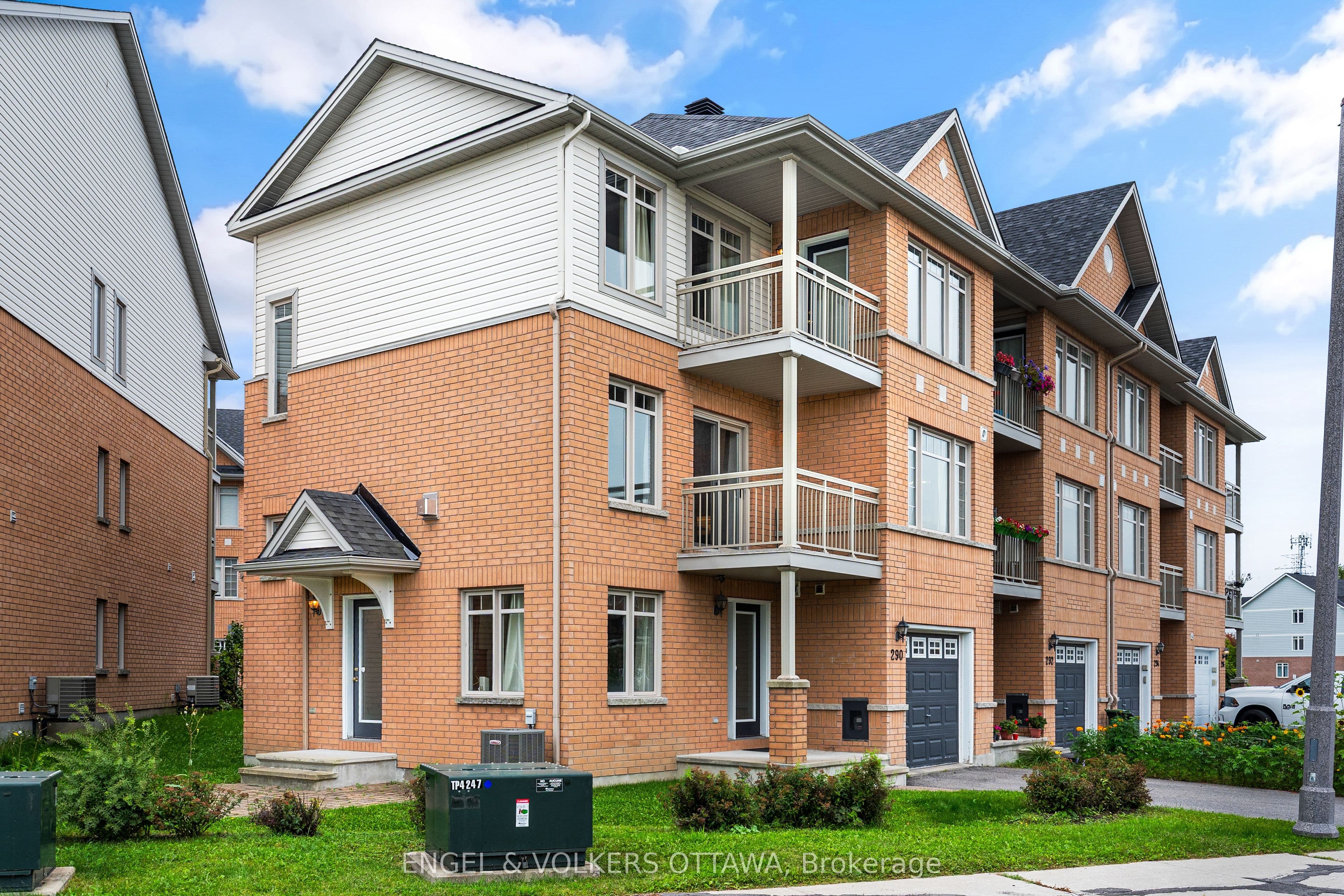290 Citiplace Drive N, Cityview - Parkwoods Hills - Rideau Shore, ON K2E 0A7