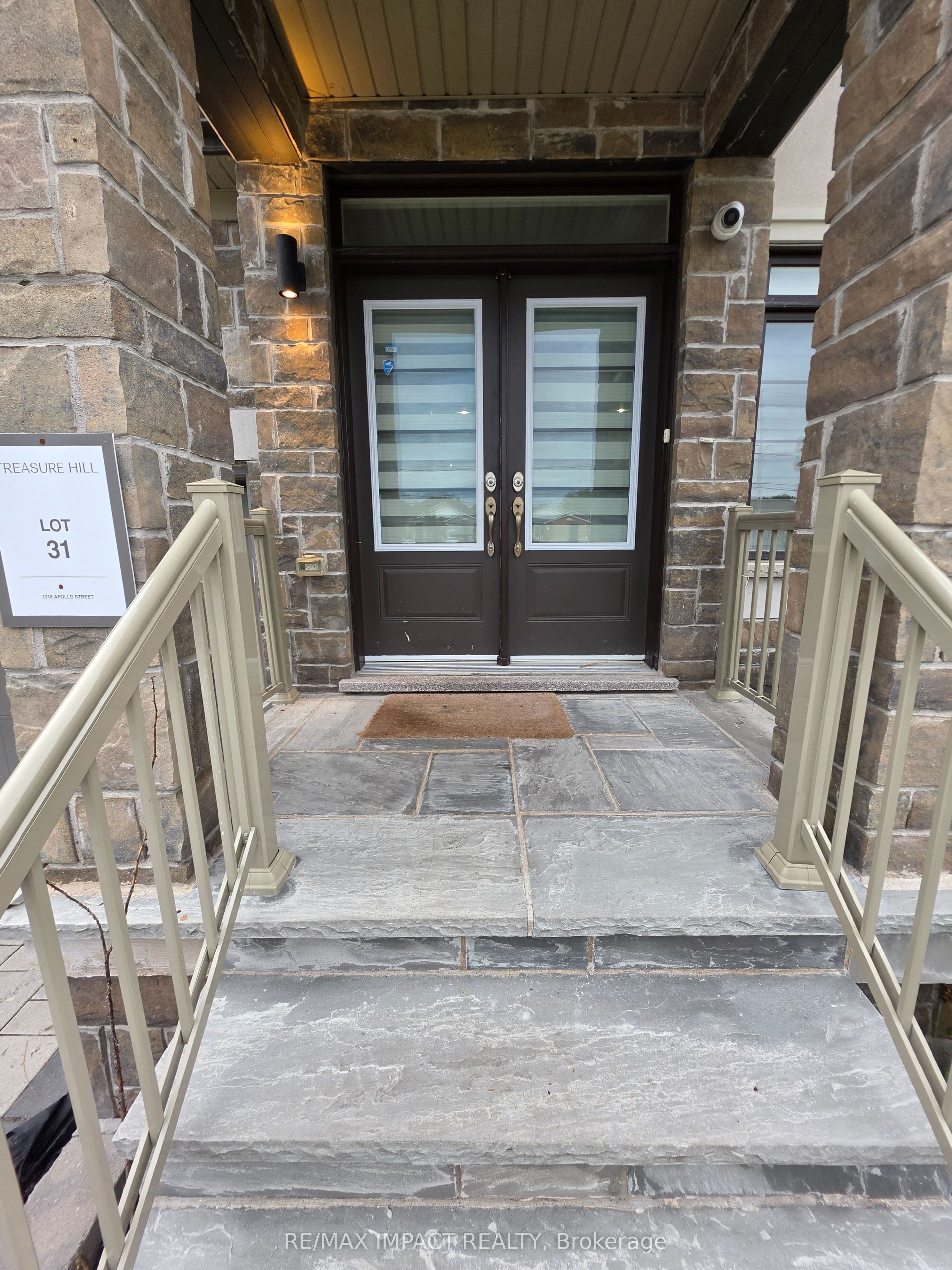 1318 Apollo Street, Oshawa, ON L1K 3E6